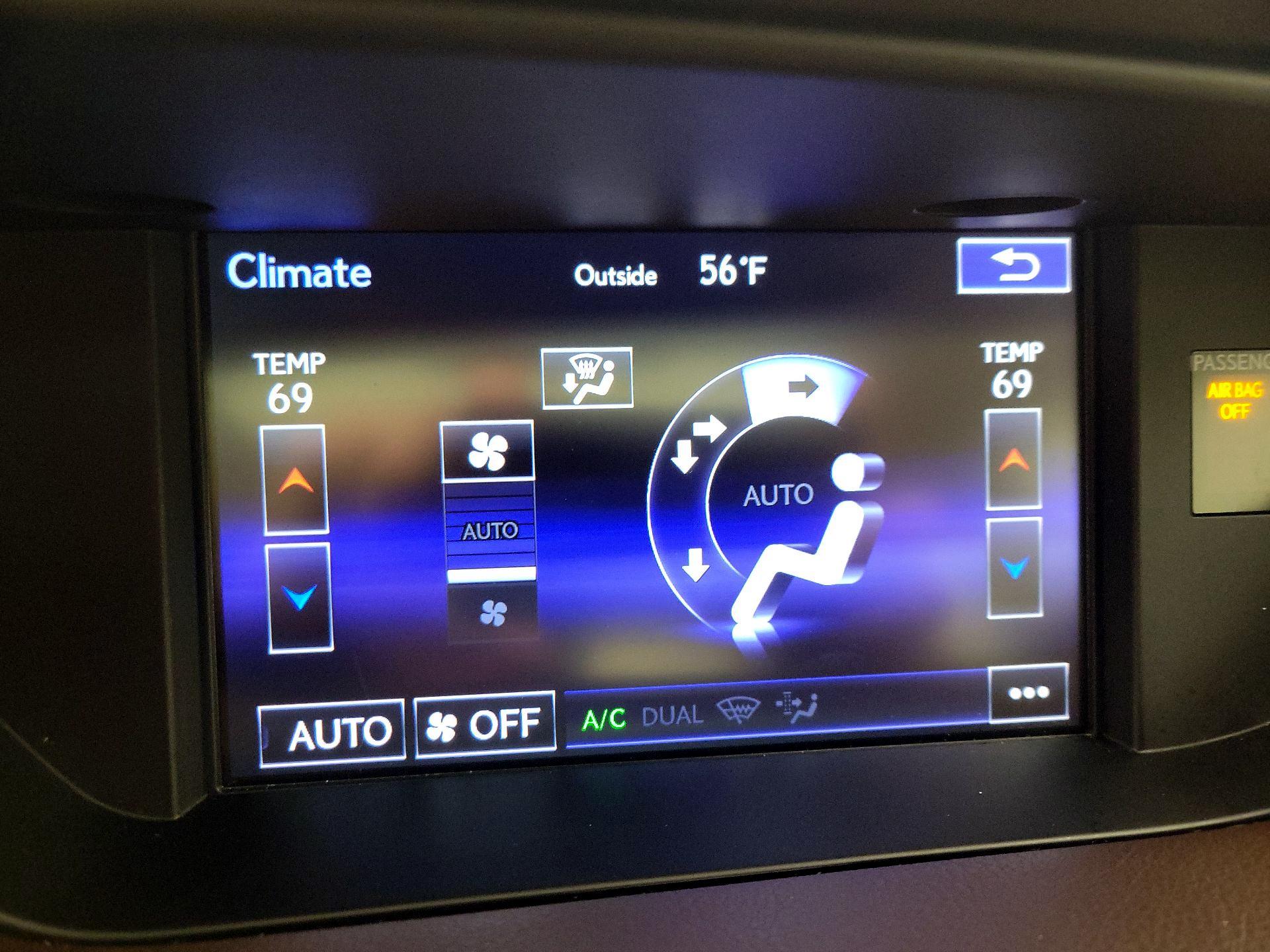 Thumbnail: 2016 Lexus ES - 17