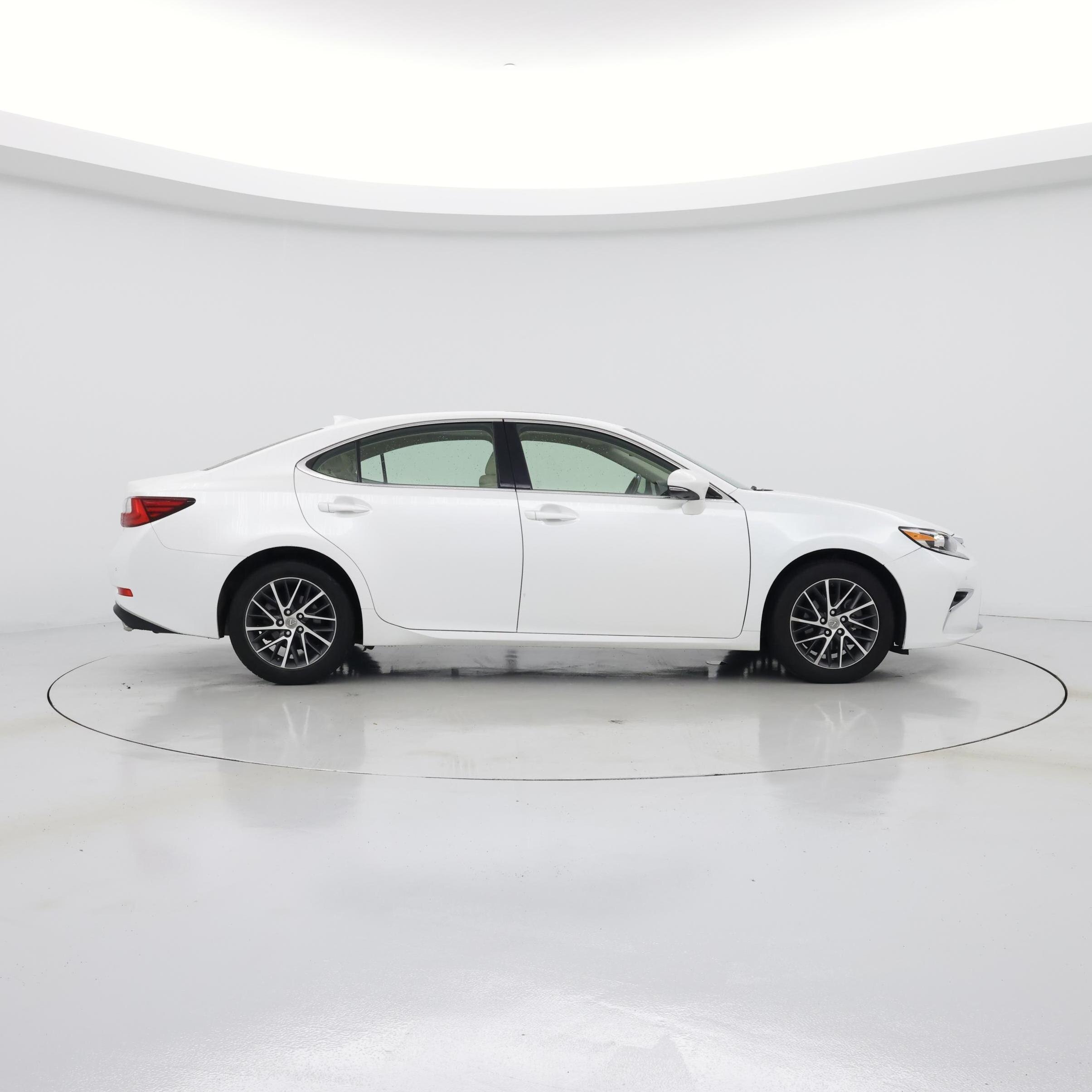 Thumbnail: 2016 Lexus ES - 7