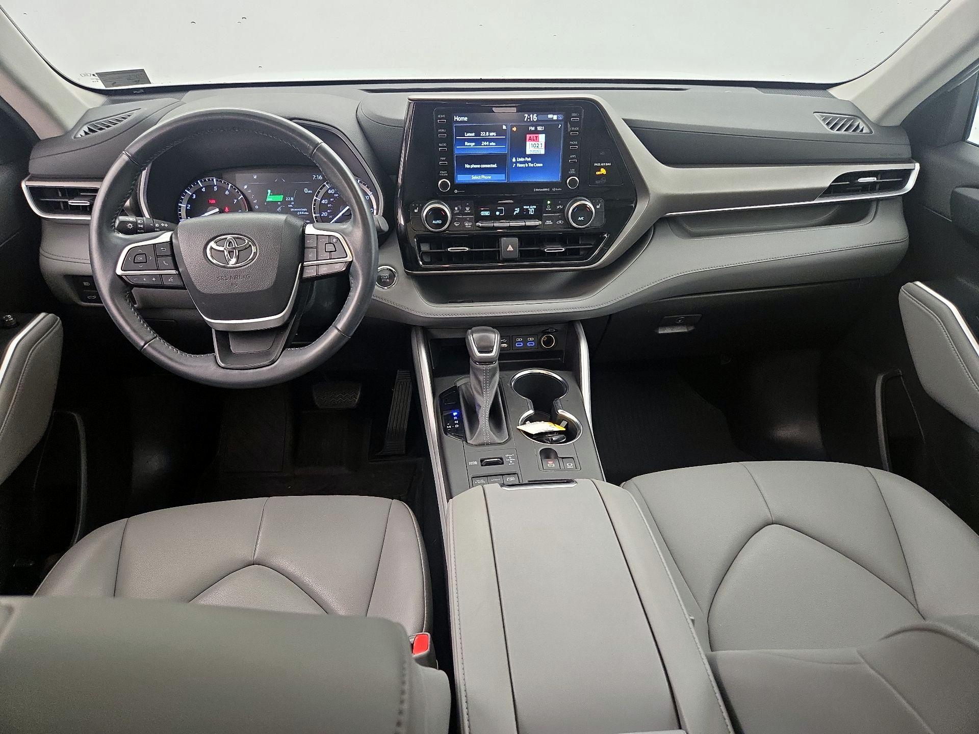 Thumbnail: 2022 Toyota Highlander - 9