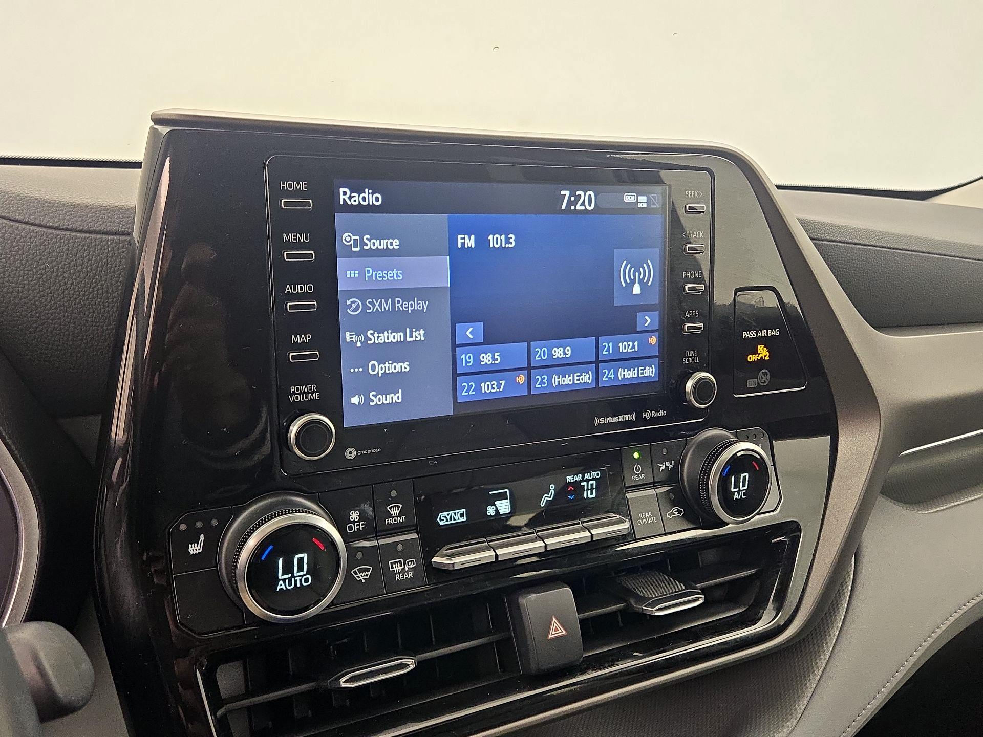 Thumbnail: 2022 Toyota Highlander - 15