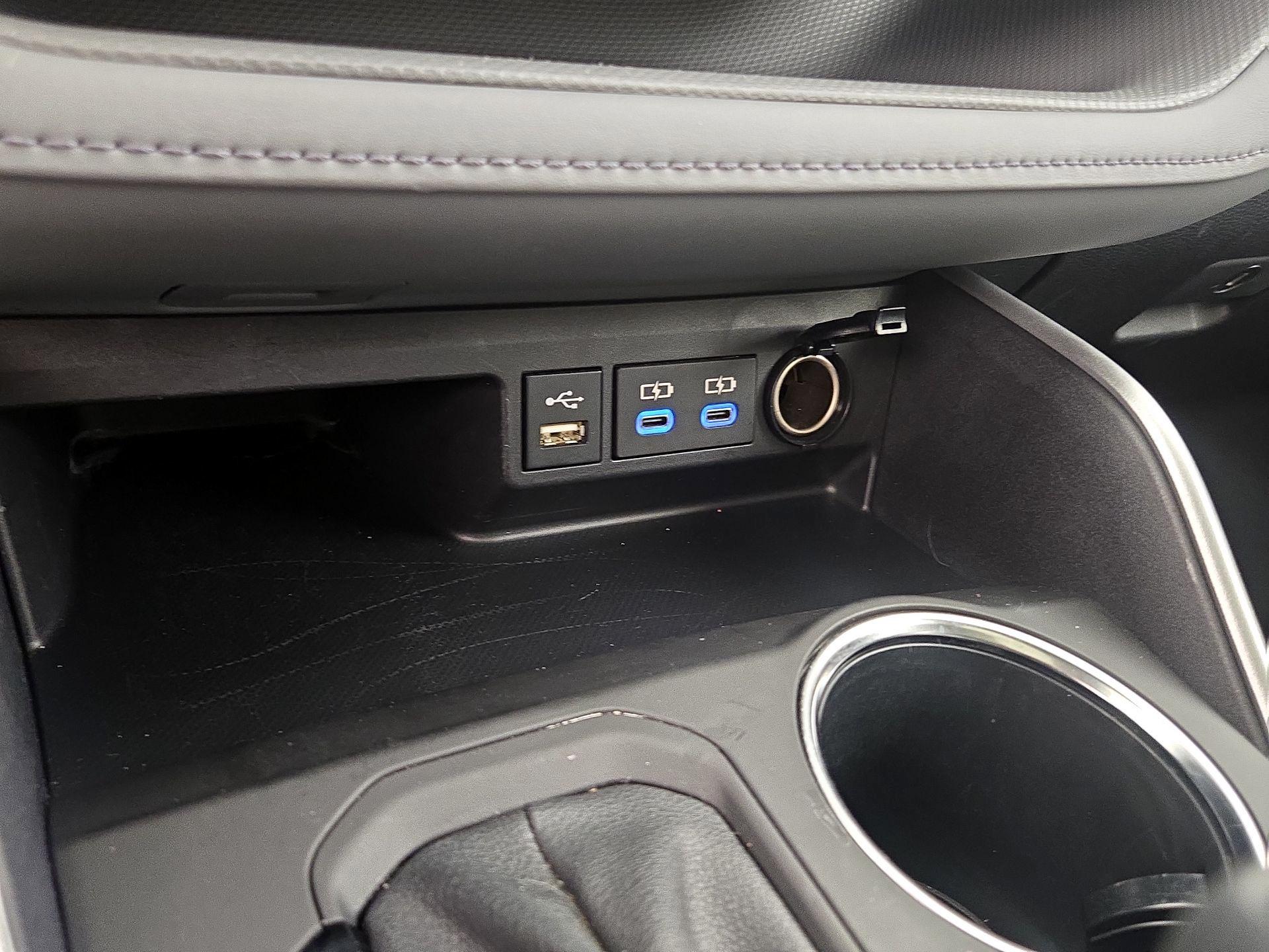 Thumbnail: 2022 Toyota Highlander - 18