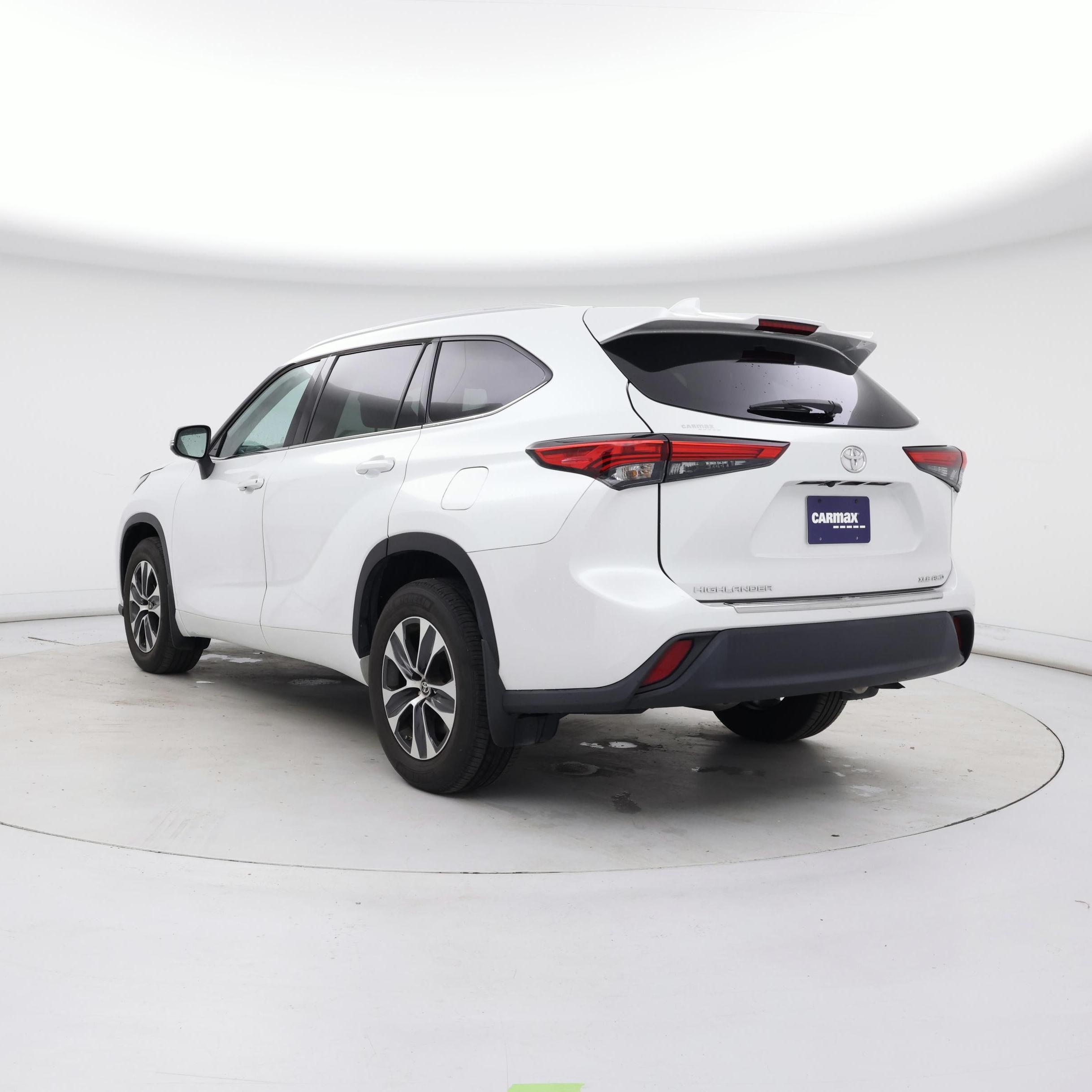 Thumbnail: 2022 Toyota Highlander - 2