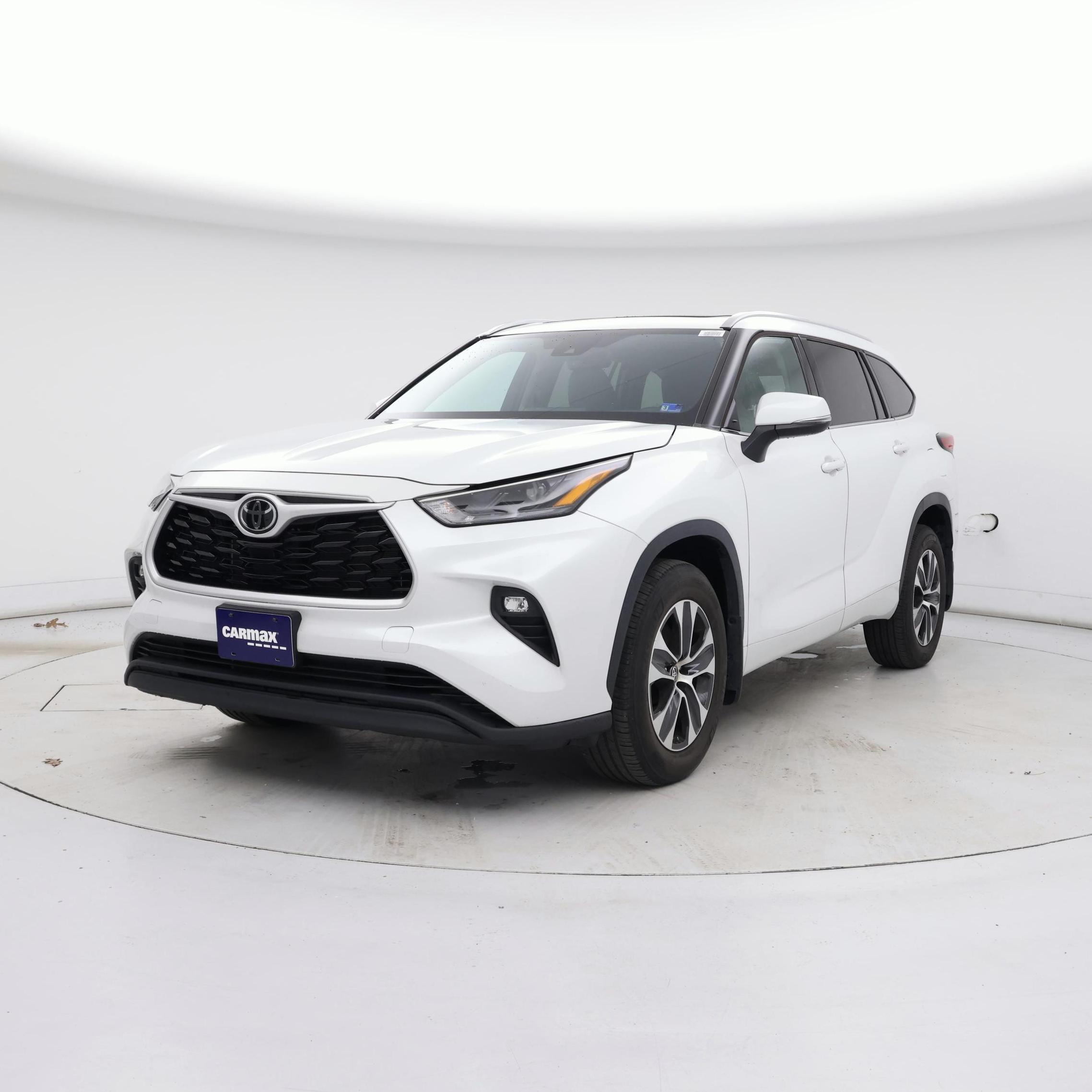 Thumbnail: 2022 Toyota Highlander - 4