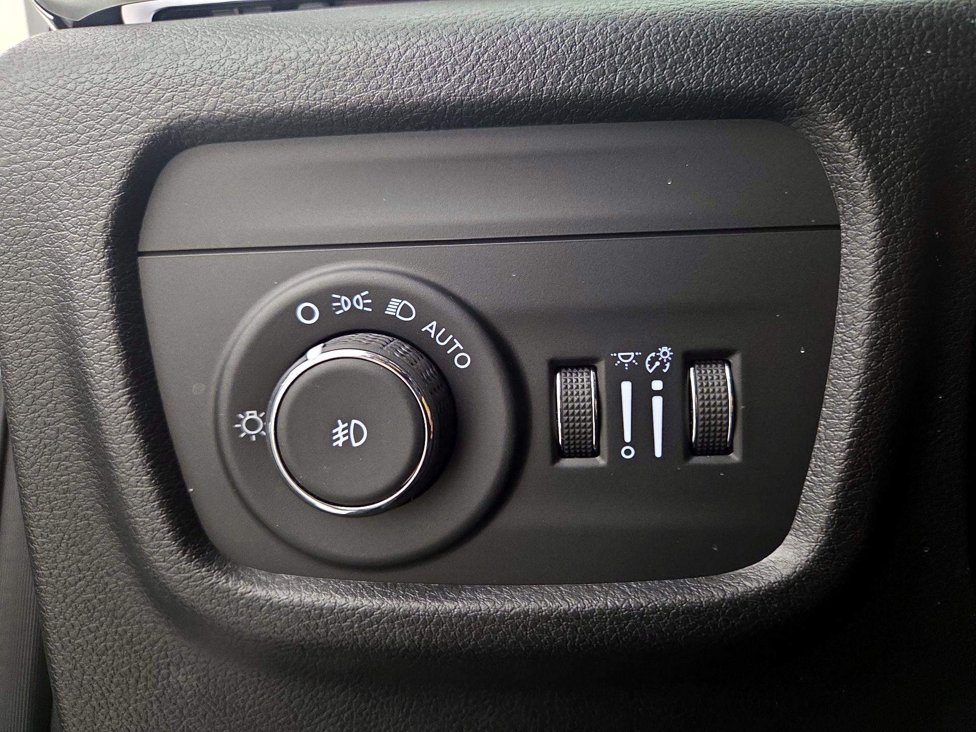 Thumbnail: 2022 Jeep Grand Cherokee - 13