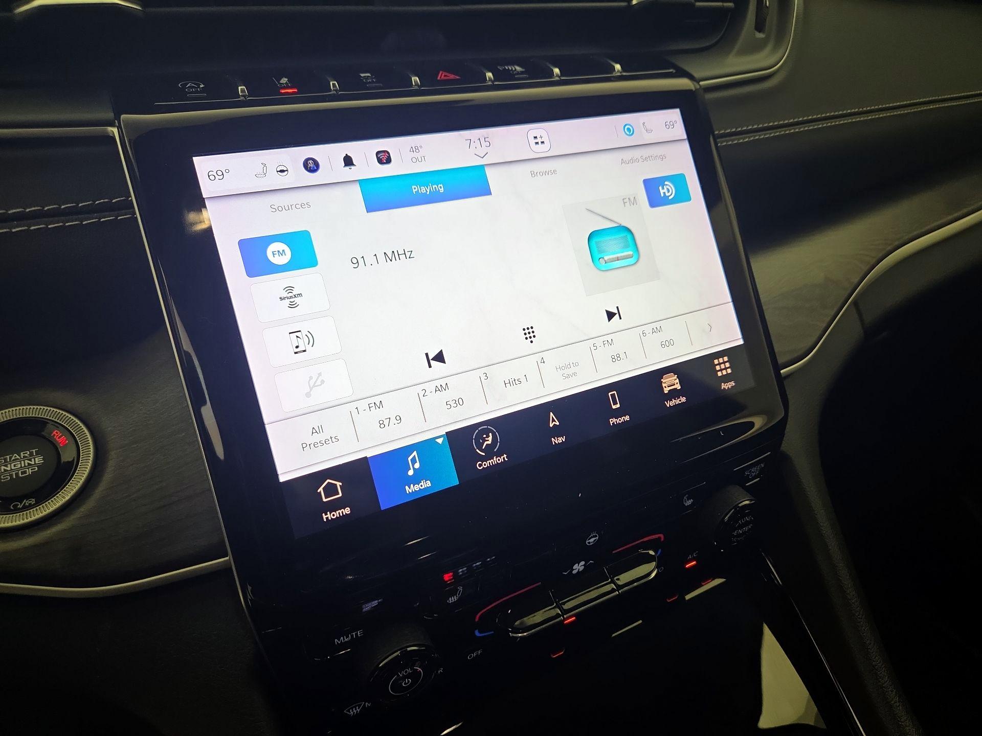 Thumbnail: 2022 Jeep Grand Cherokee - 15