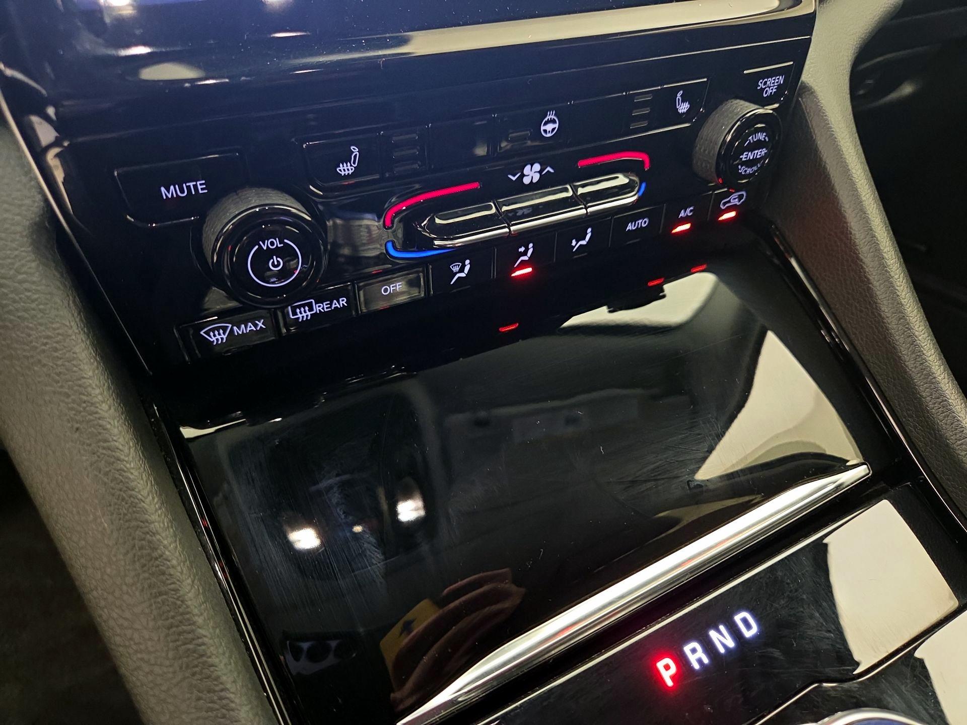 Thumbnail: 2022 Jeep Grand Cherokee - 16