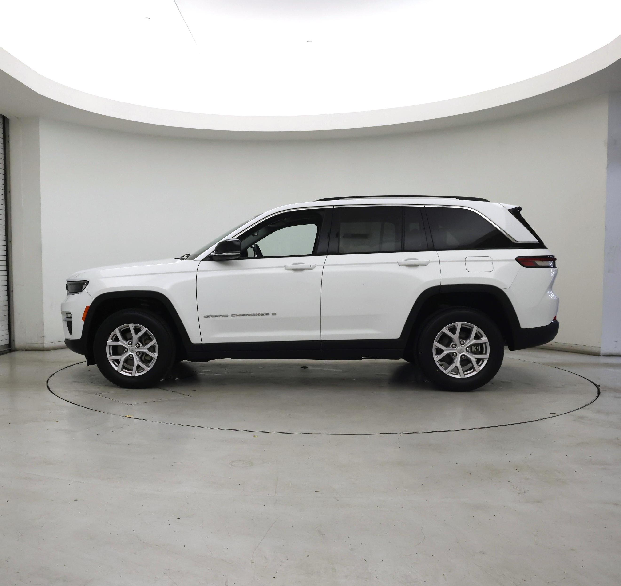 Thumbnail: 2022 Jeep Grand Cherokee - 3