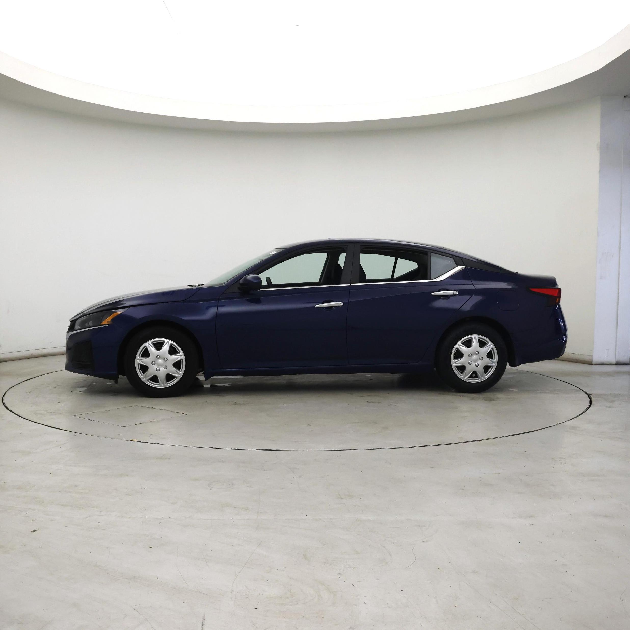 Thumbnail: 2023 Nissan Altima - 3