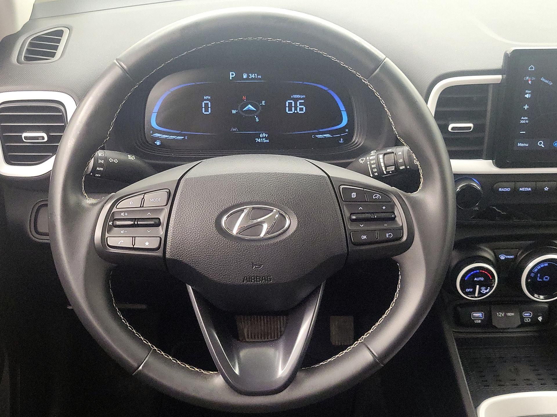 Thumbnail: 2023 Hyundai Venue - 10