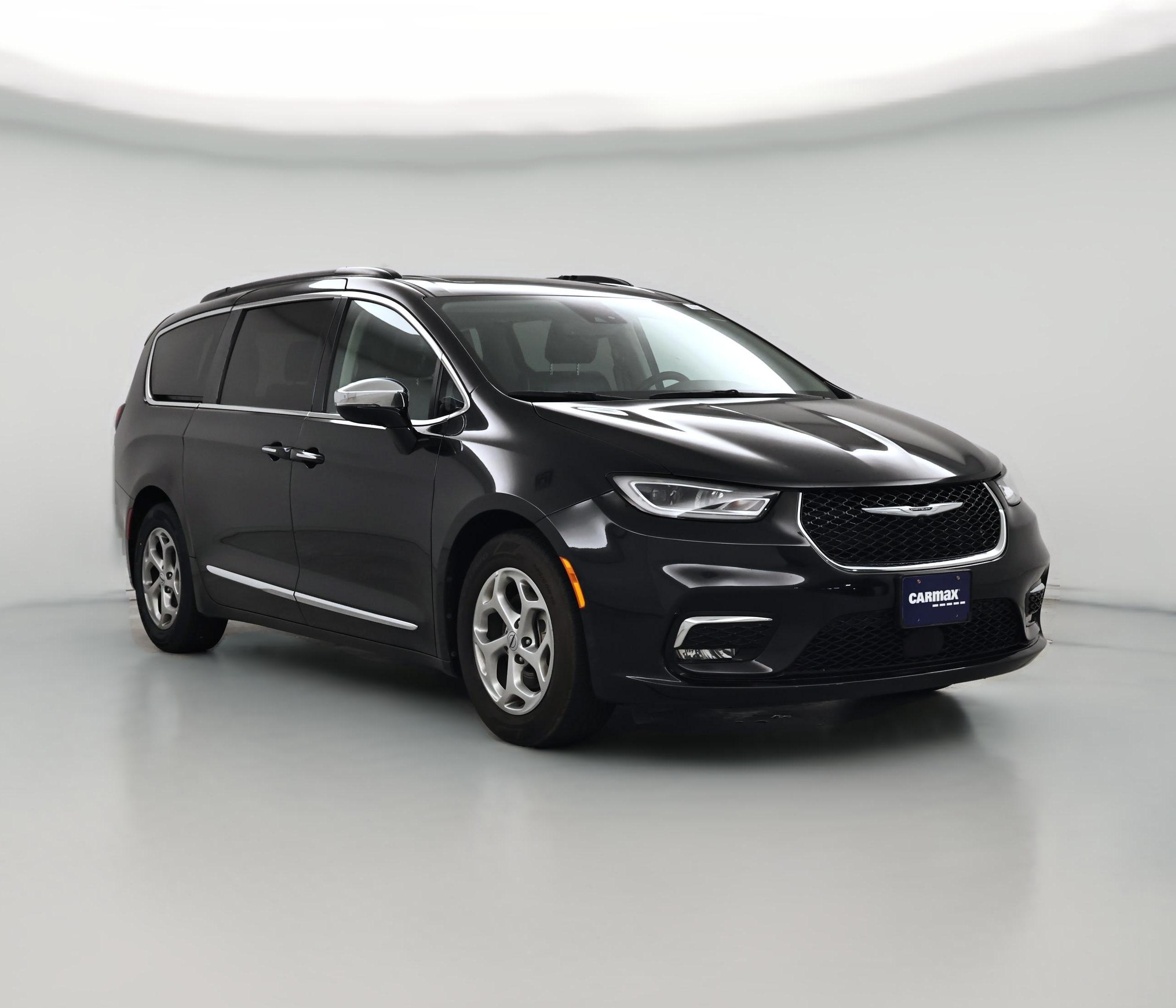 Thumbnail: 2023 Chrysler Pacifica - 1