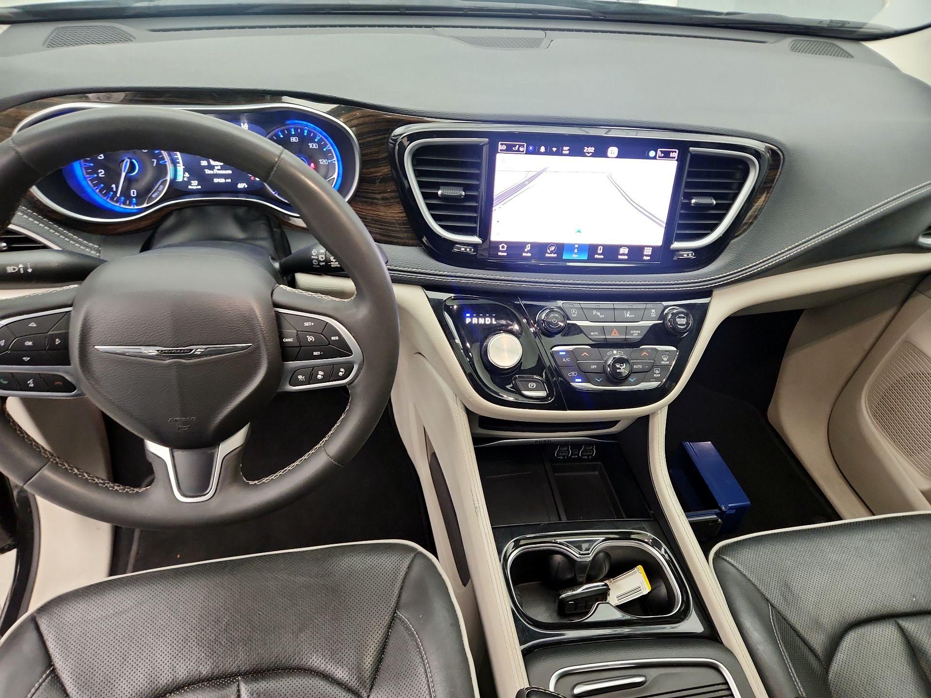 Thumbnail: 2023 Chrysler Pacifica - 9