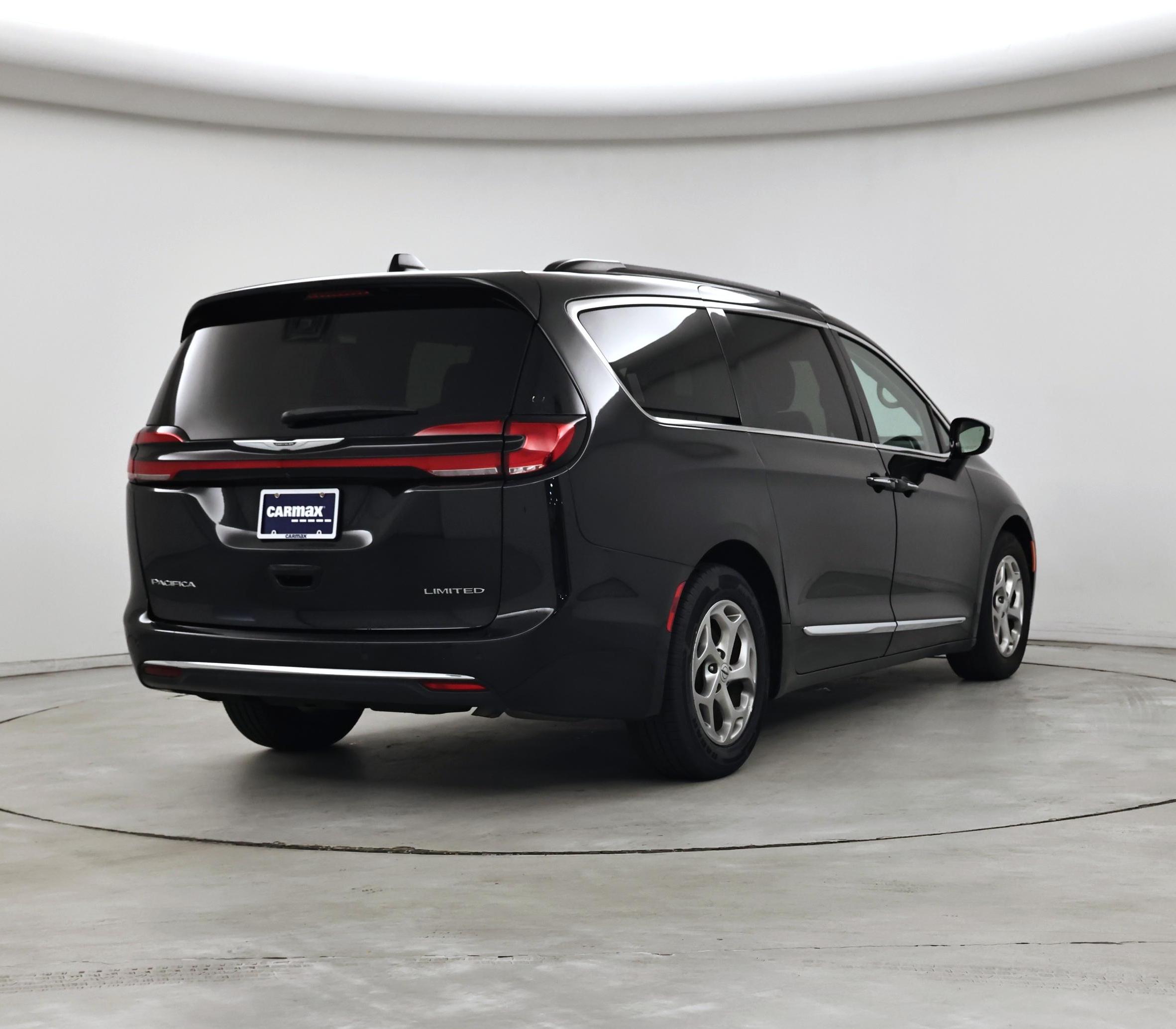 Thumbnail: 2023 Chrysler Pacifica - 8