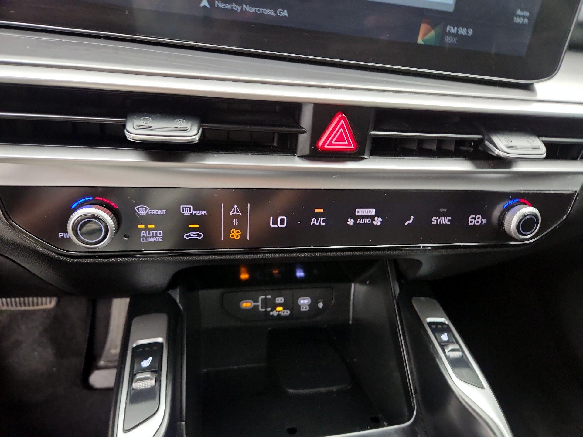 Thumbnail: 2024 Kia Sorento - 17