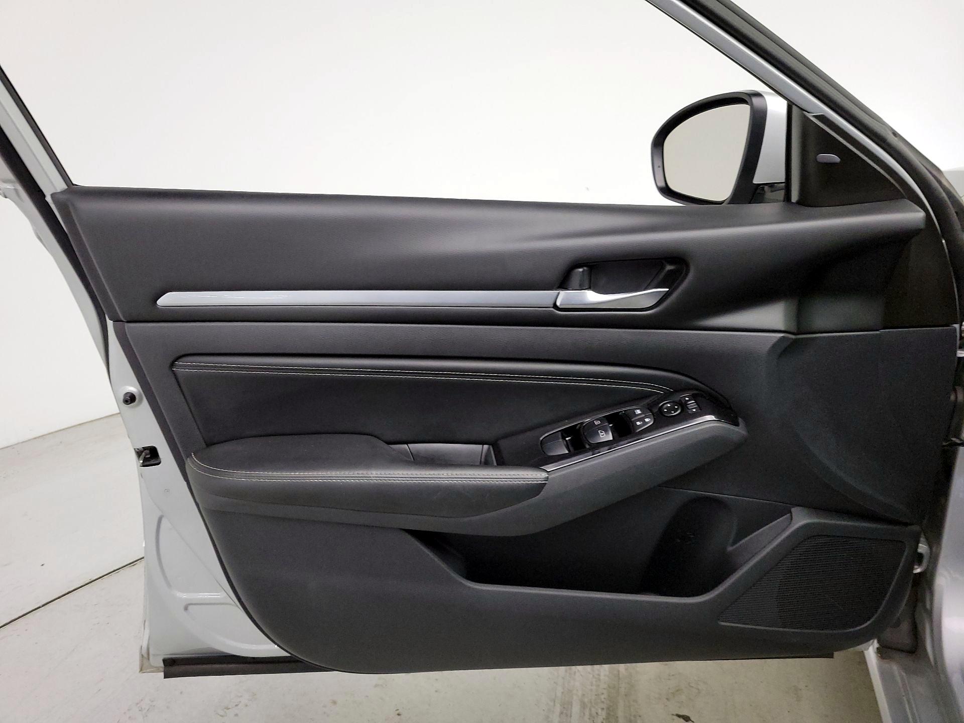 Thumbnail: 2022 Nissan Altima - 12