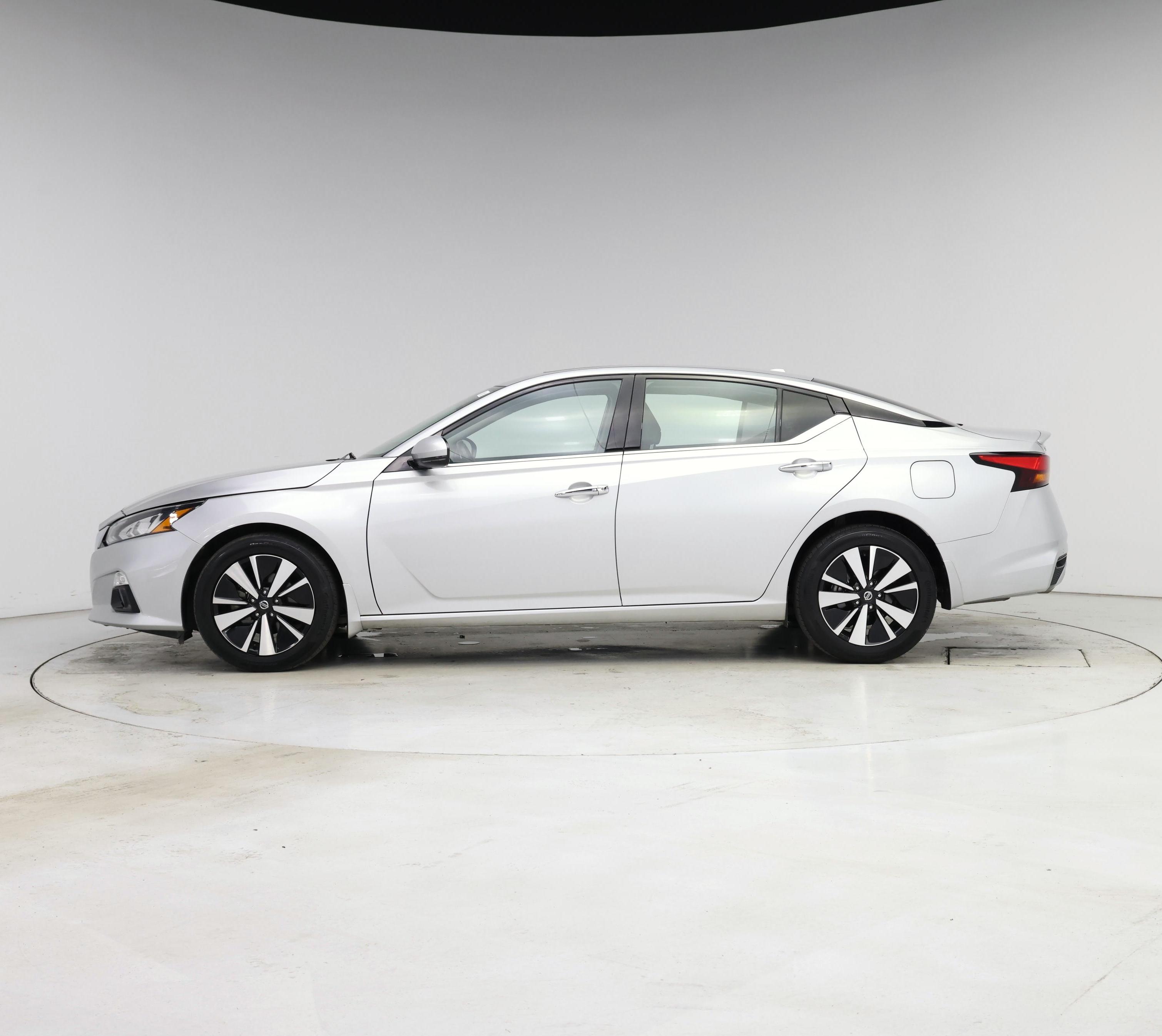 Thumbnail: 2022 Nissan Altima - 3