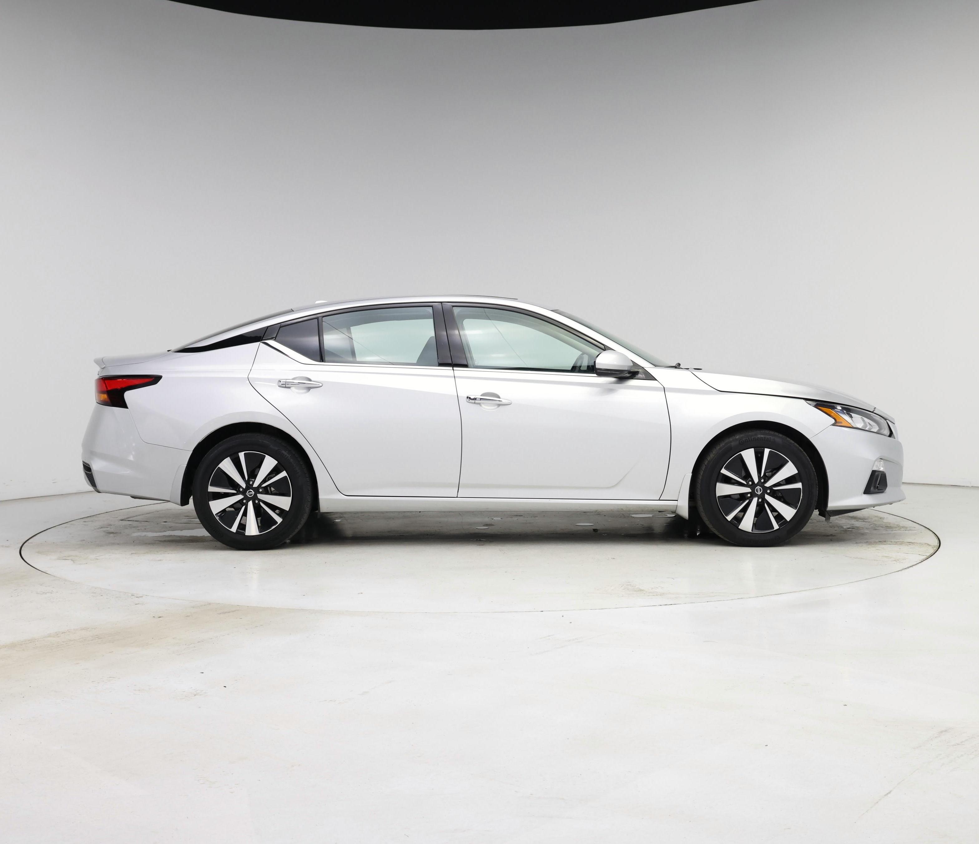 Thumbnail: 2022 Nissan Altima - 7