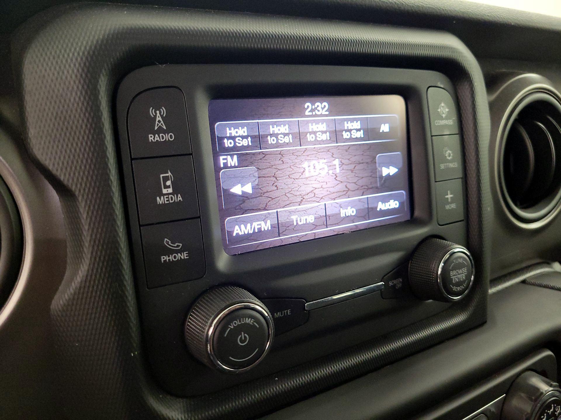 Thumbnail: 2021 Jeep Gladiator - 15