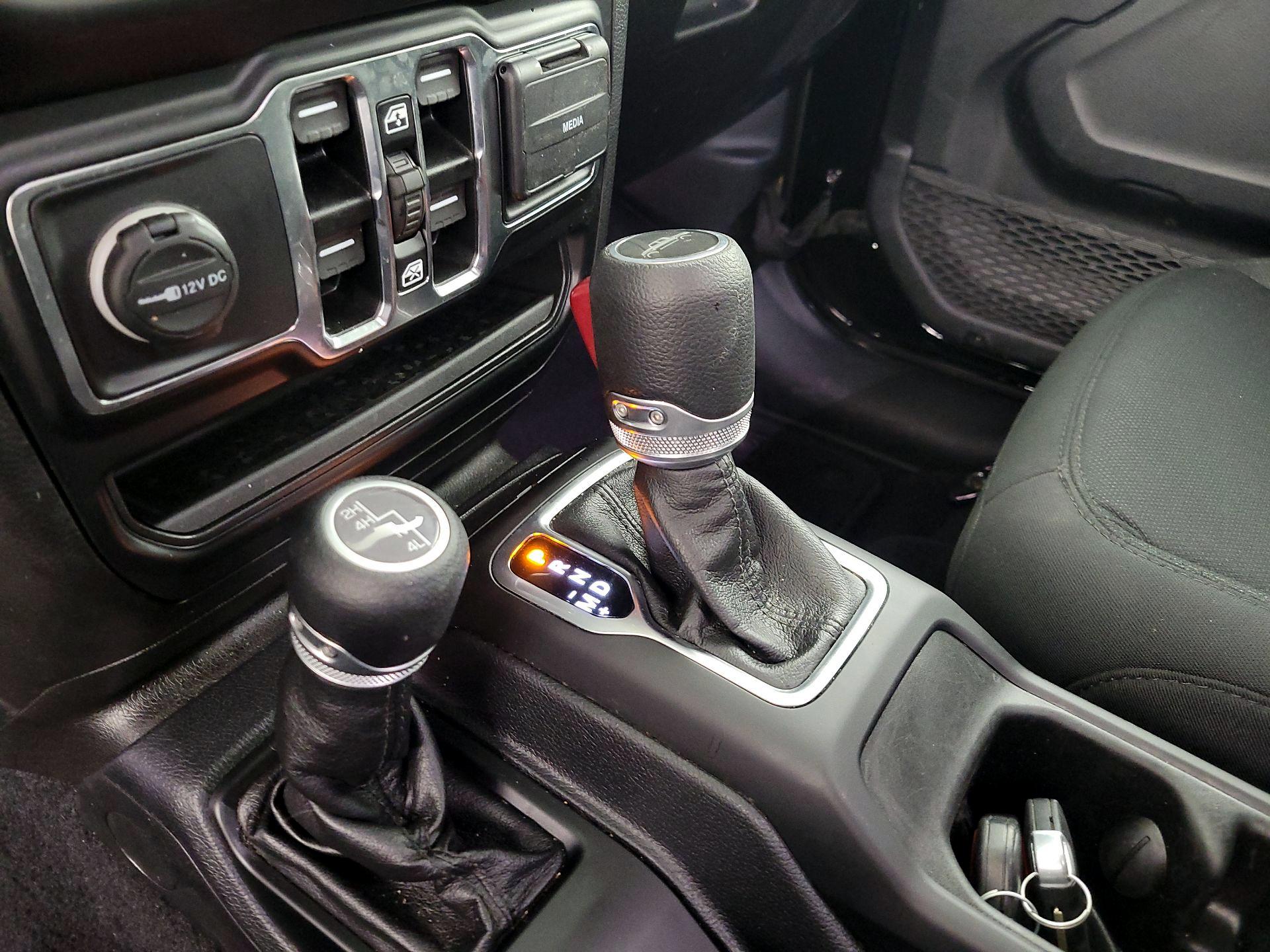 Thumbnail: 2021 Jeep Gladiator - 17