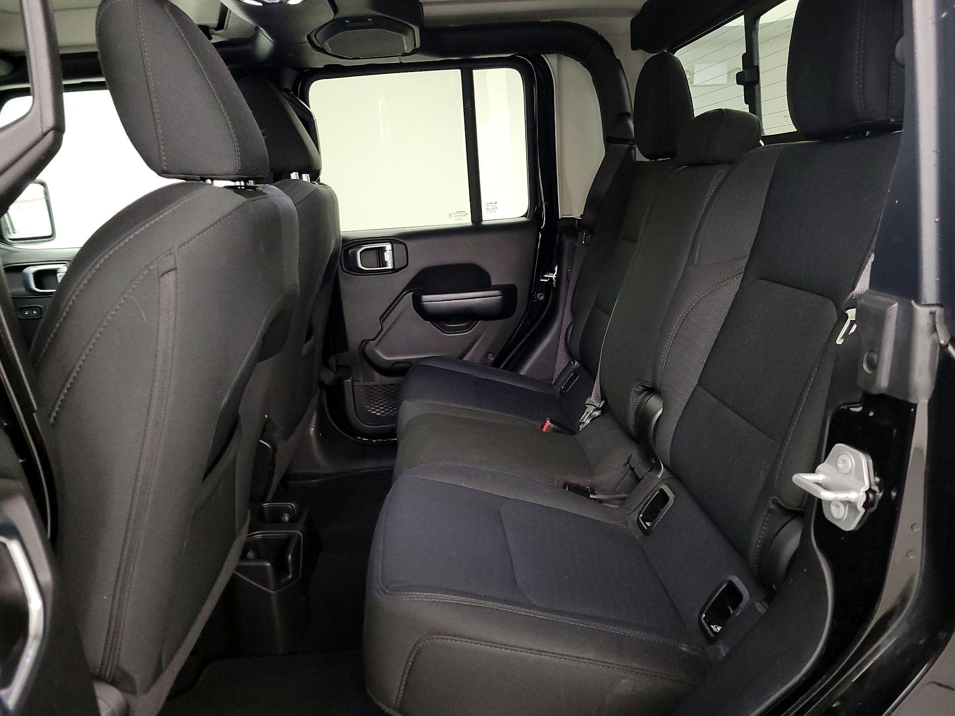 Thumbnail: 2021 Jeep Gladiator - 19