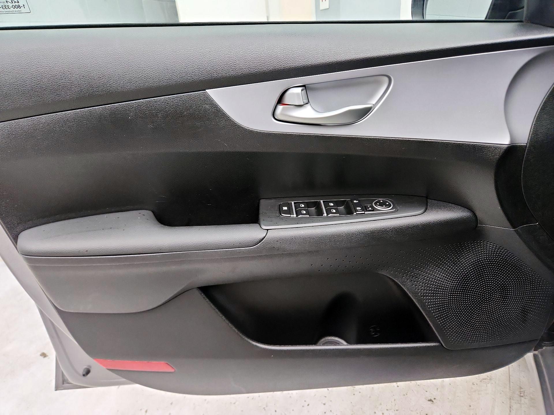 Thumbnail: 2024 Kia Forte - 12