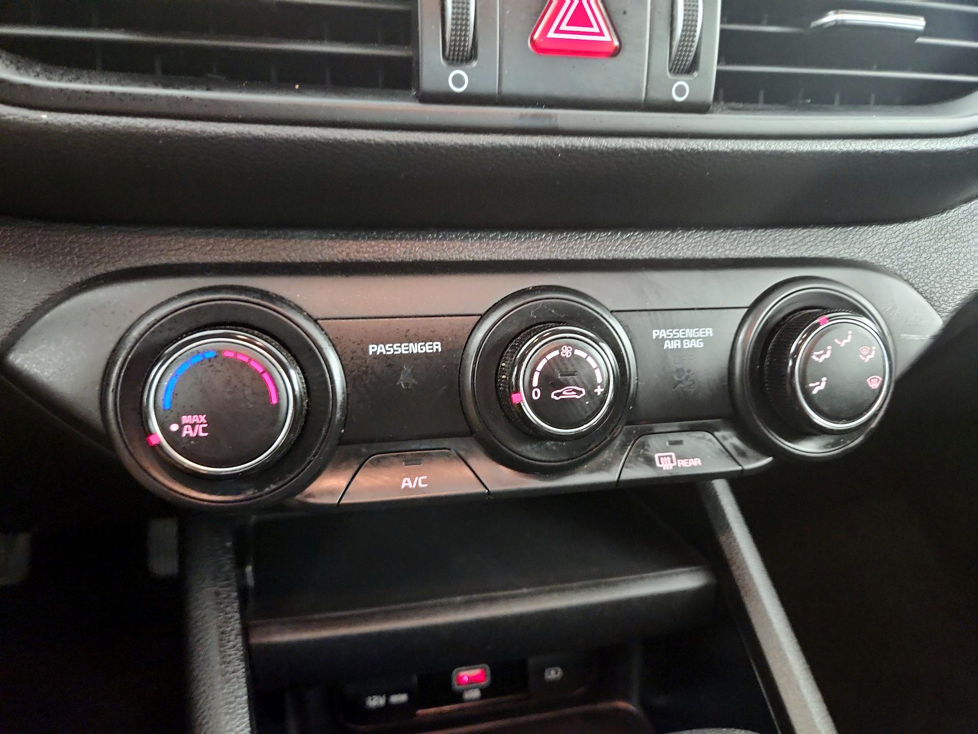 Thumbnail: 2024 Kia Forte - 16