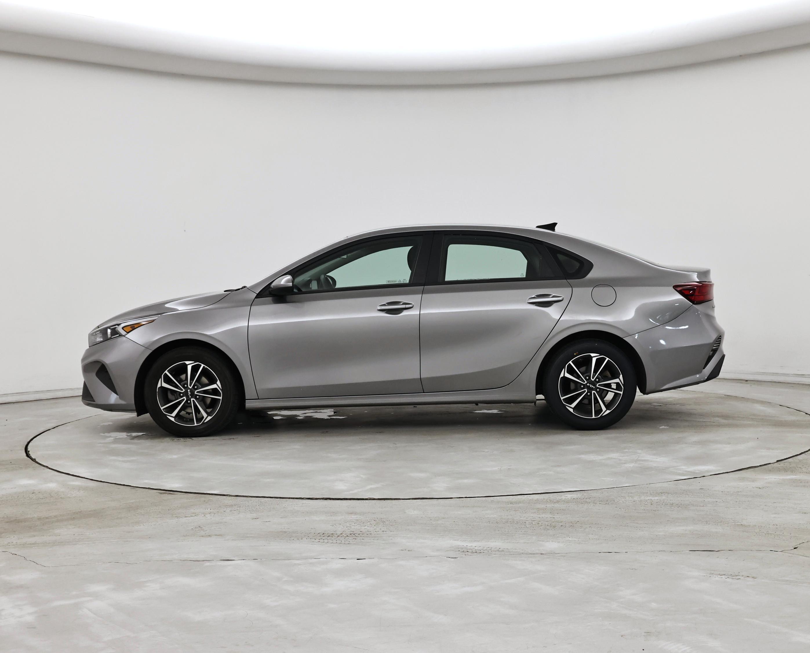 Thumbnail: 2024 Kia Forte - 3