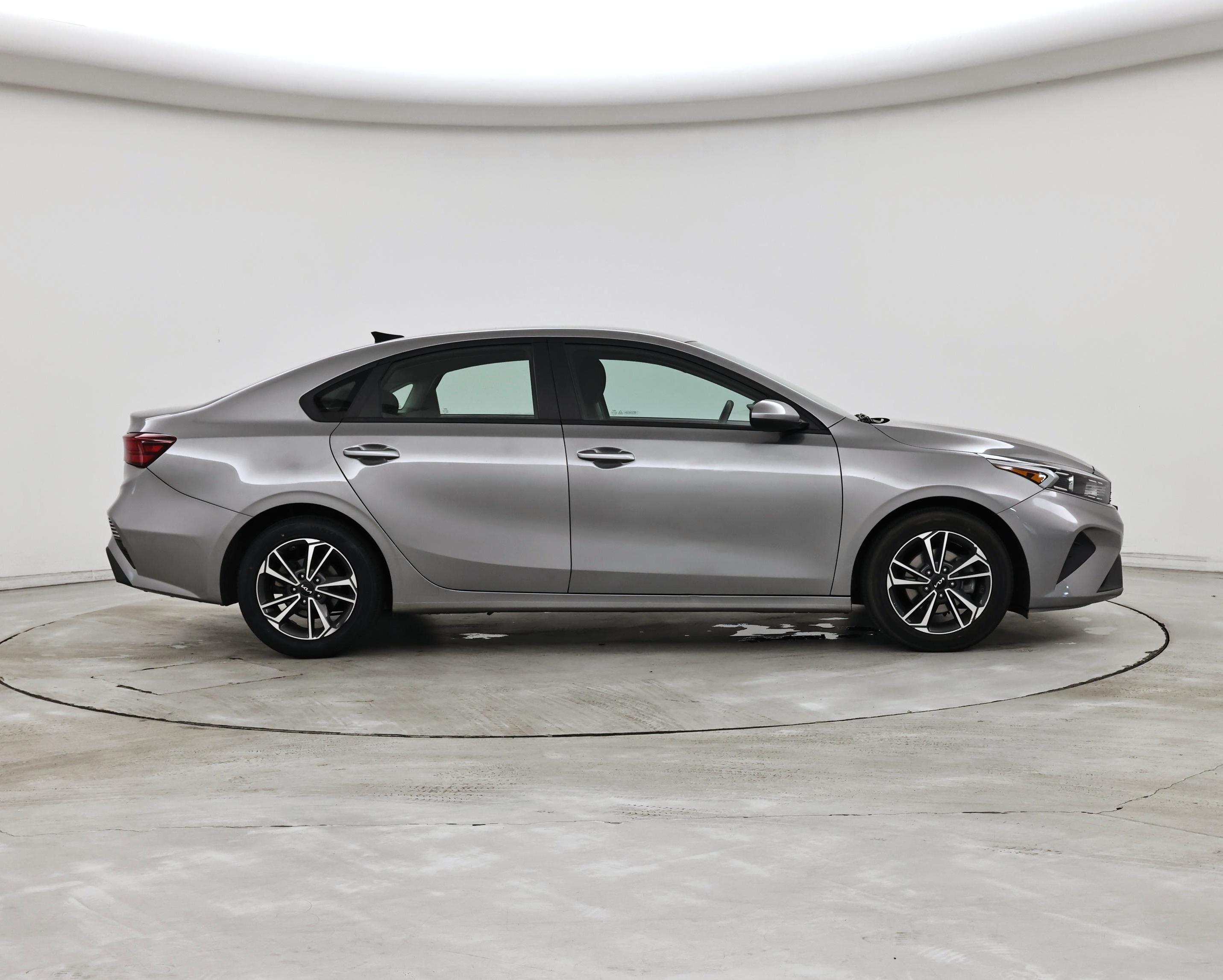 Thumbnail: 2024 Kia Forte - 7