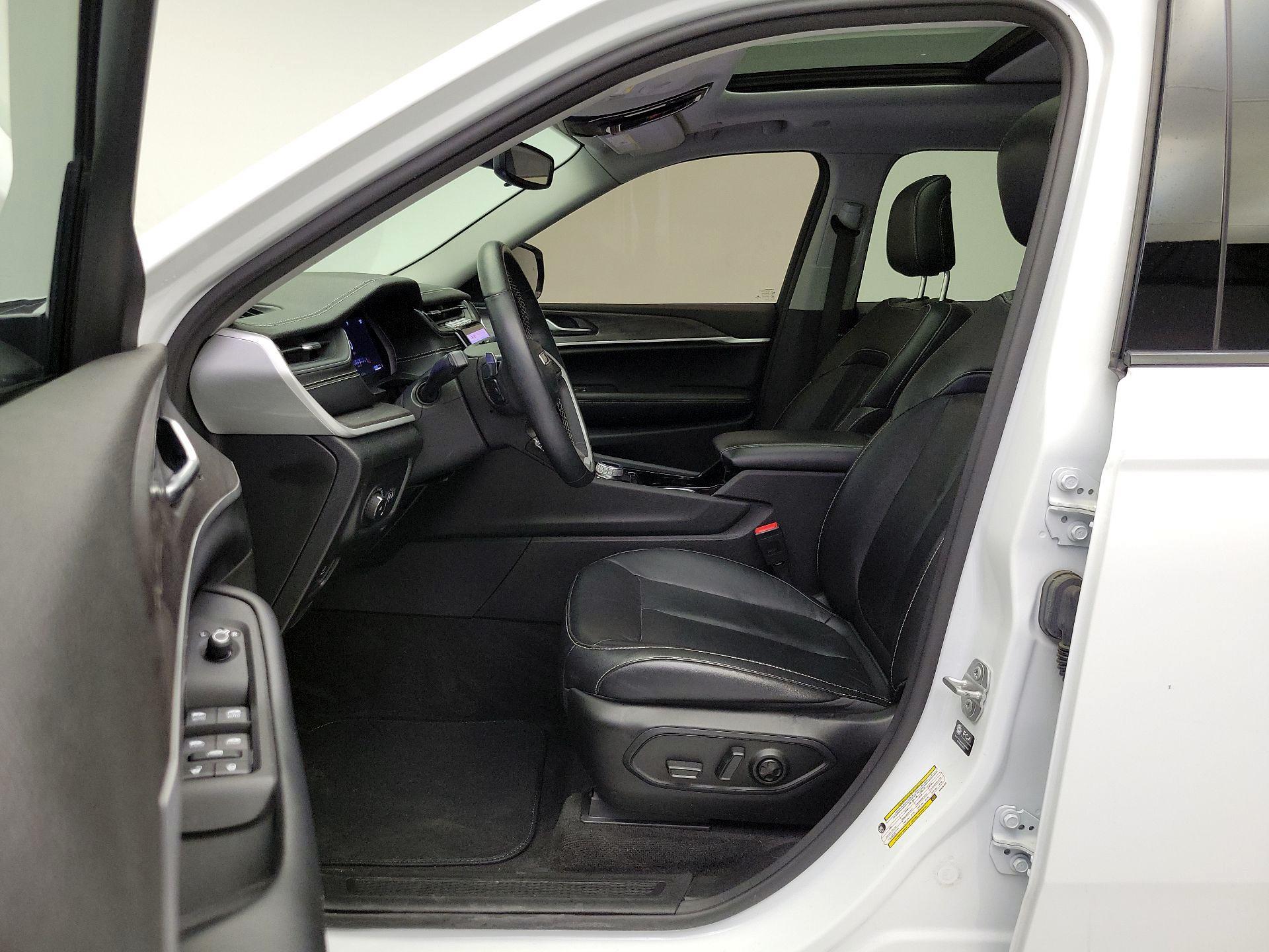 Thumbnail: 2022 Jeep Grand Cherokee L - 11