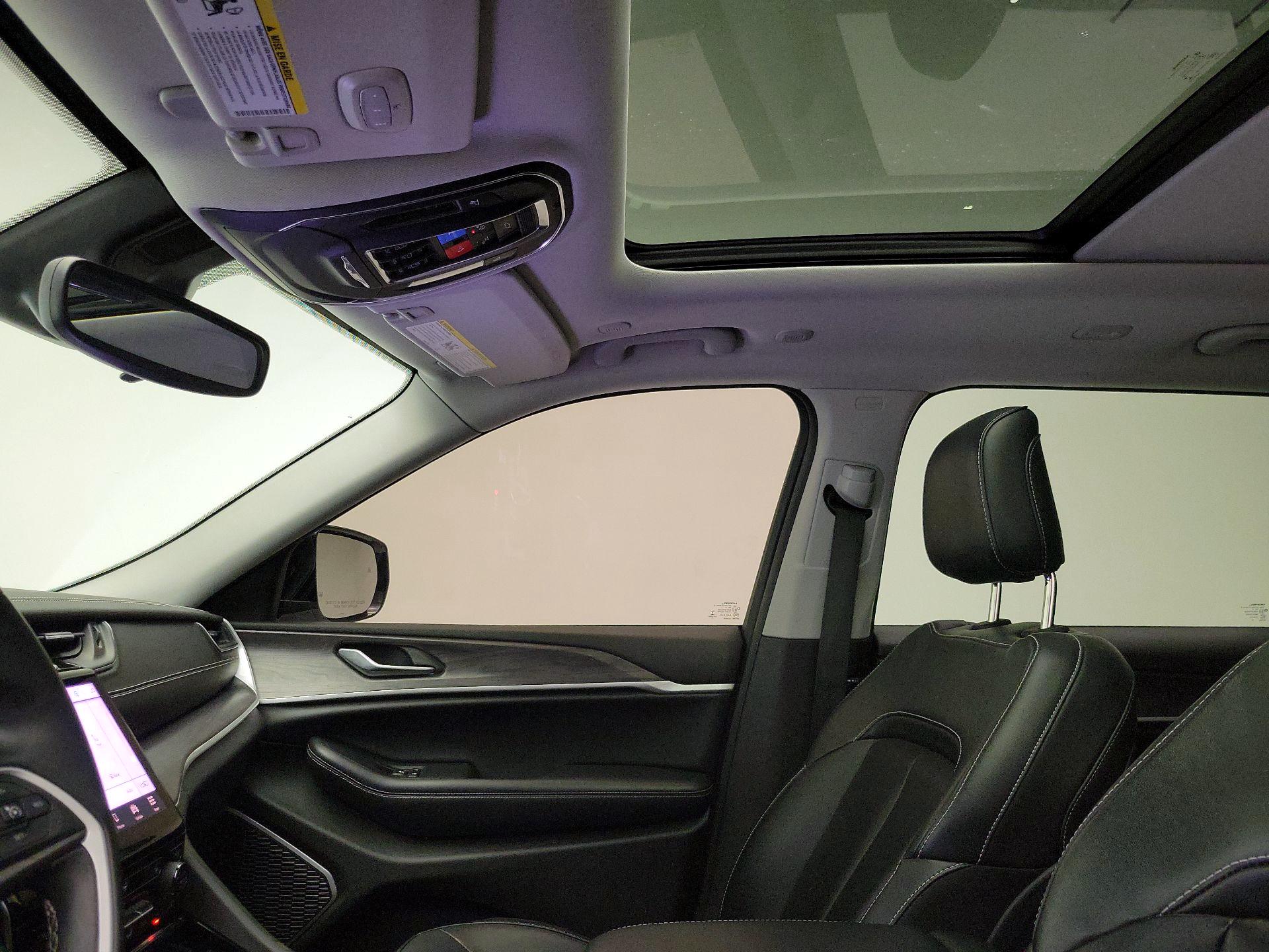 Thumbnail: 2022 Jeep Grand Cherokee L - 20