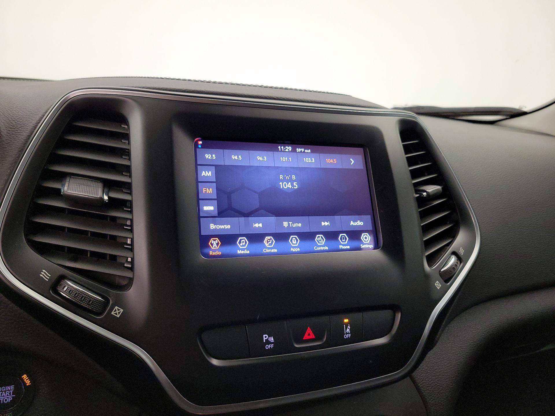 Thumbnail: 2021 Jeep Cherokee - 15