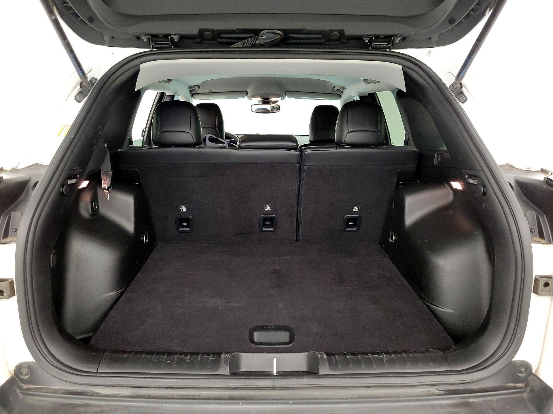 Thumbnail: 2021 Jeep Cherokee - 19