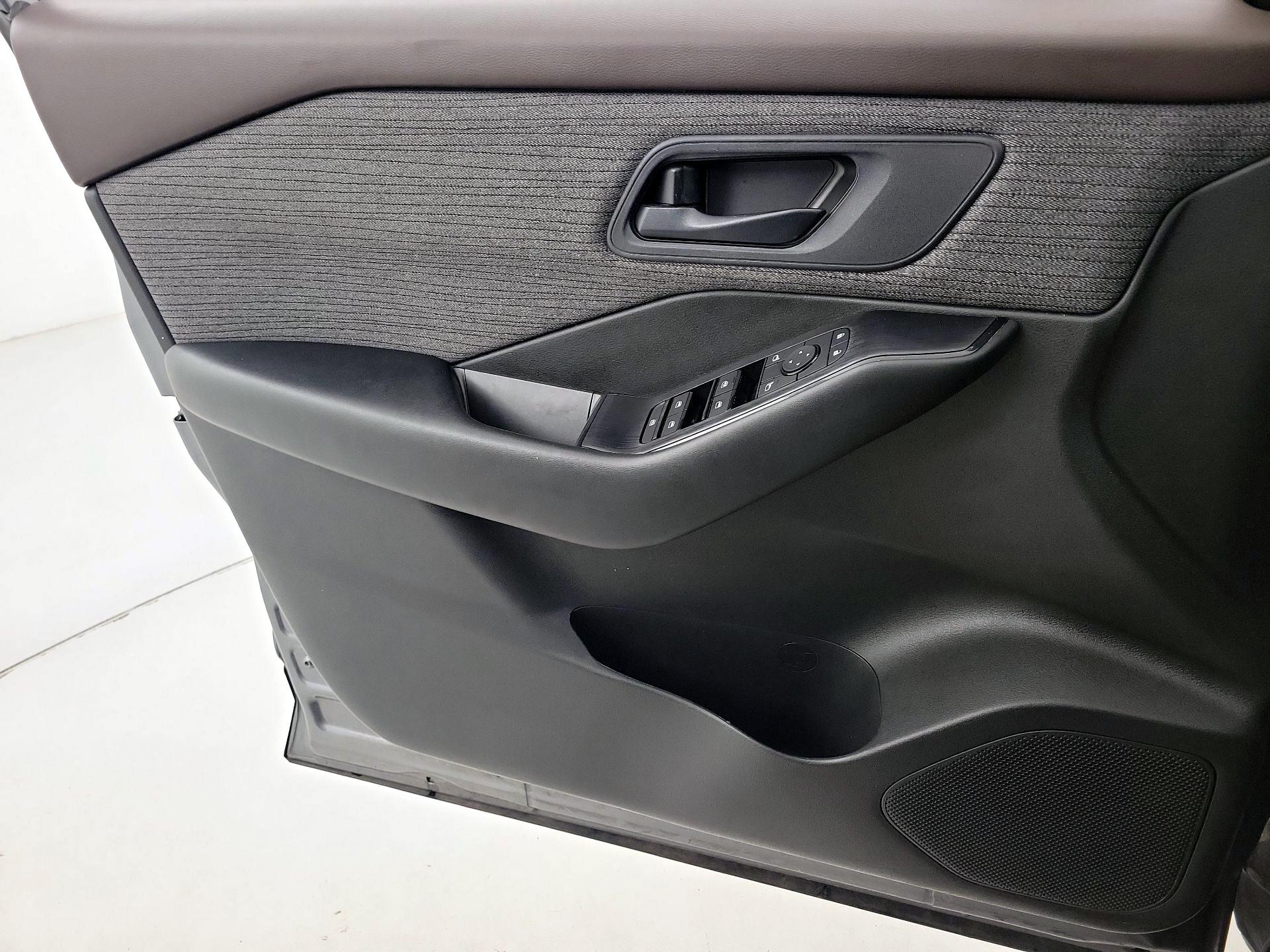 Thumbnail: 2023 Nissan Rogue - 12