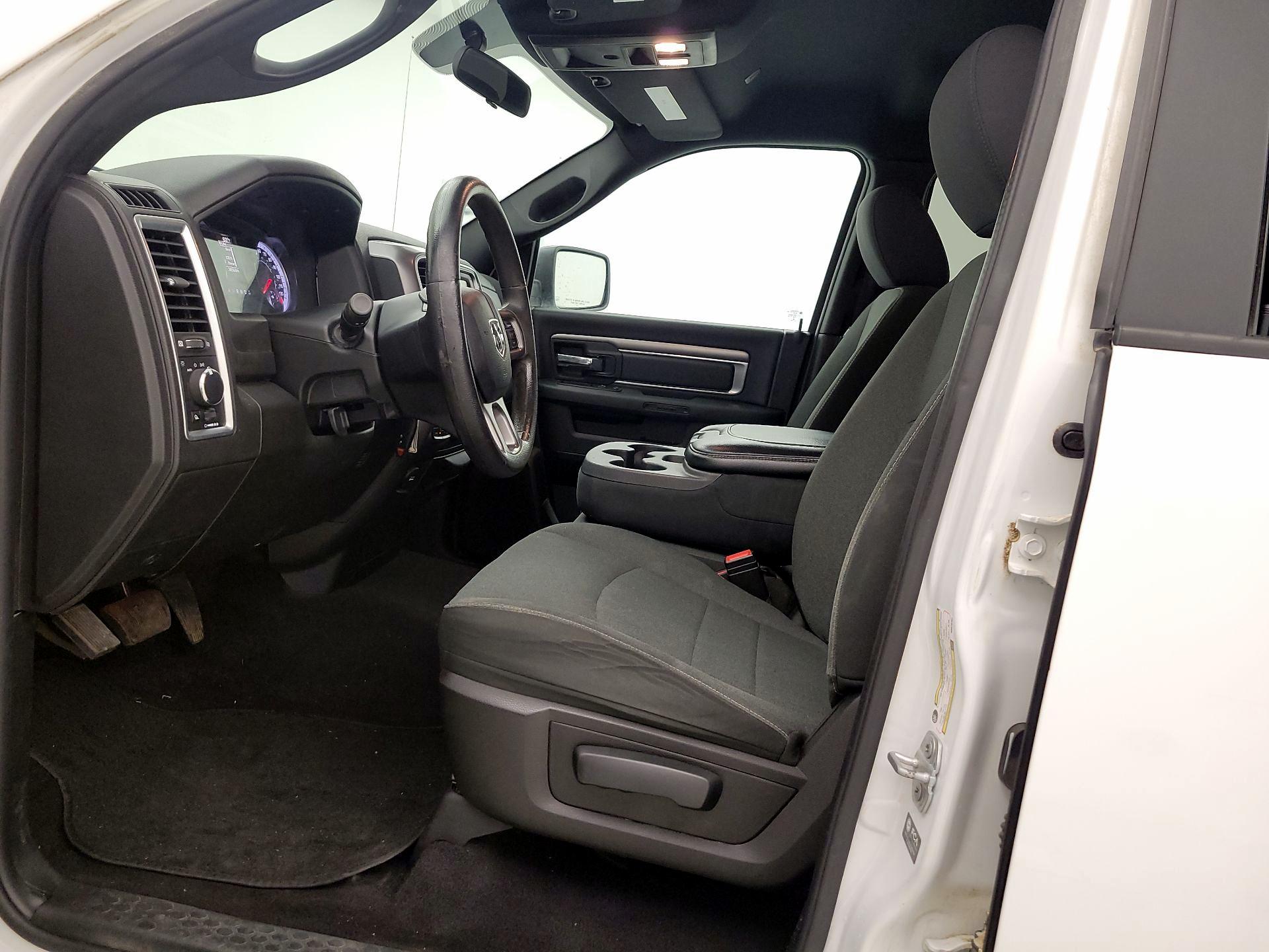 Thumbnail: 2021 RAM 1500 Classic - 11