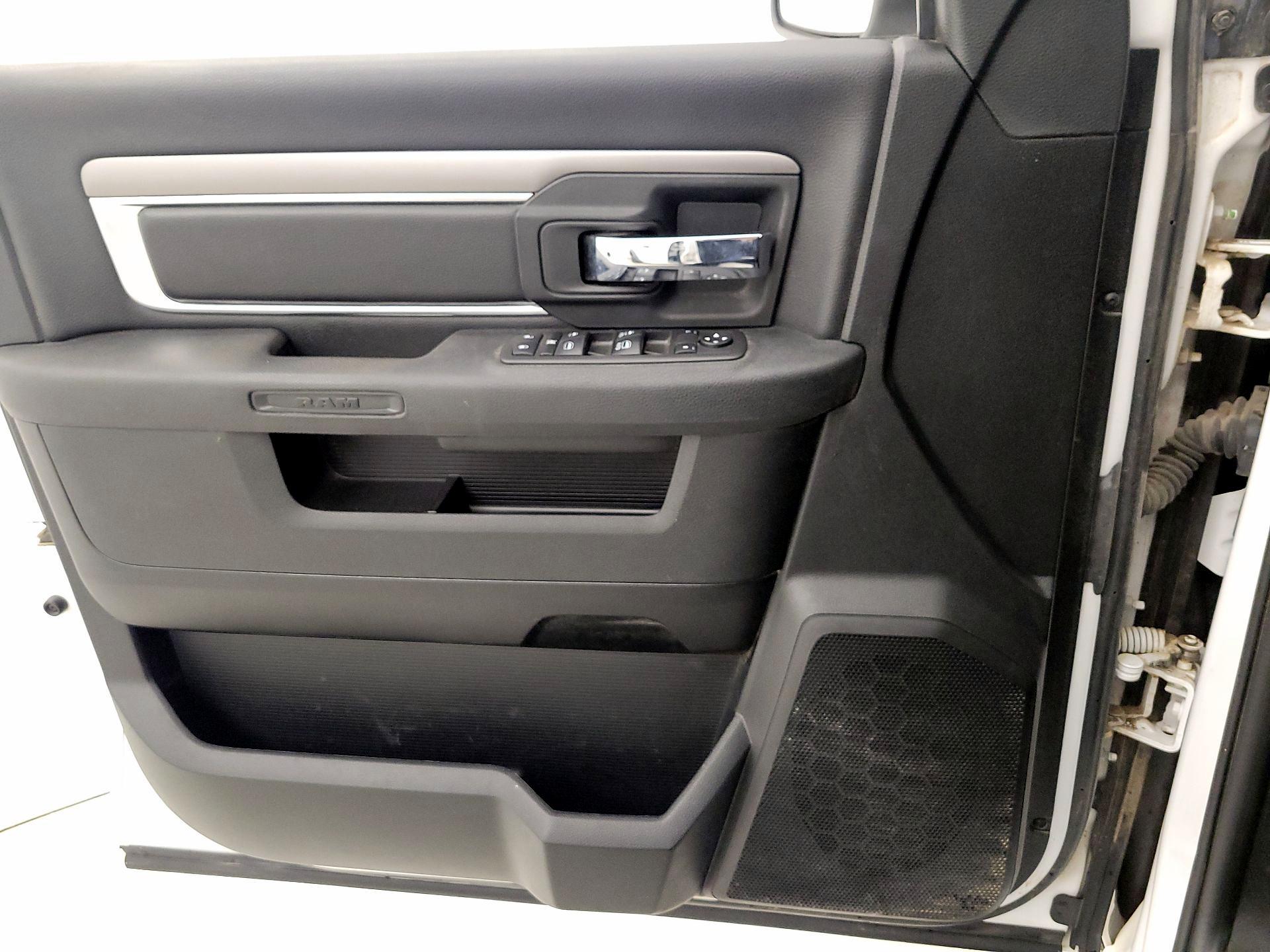 Thumbnail: 2021 RAM 1500 Classic - 12