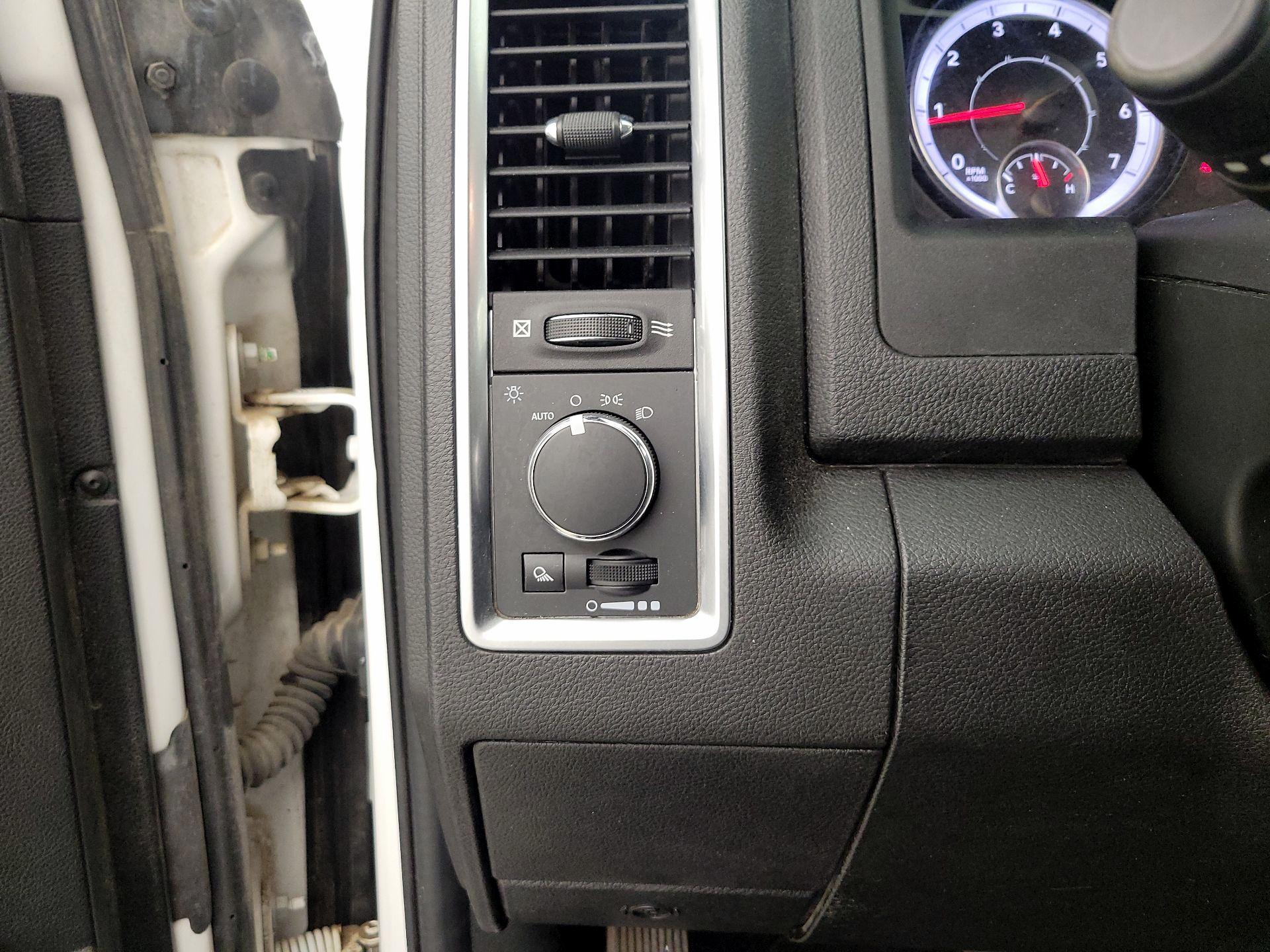 Thumbnail: 2021 RAM 1500 Classic - 13