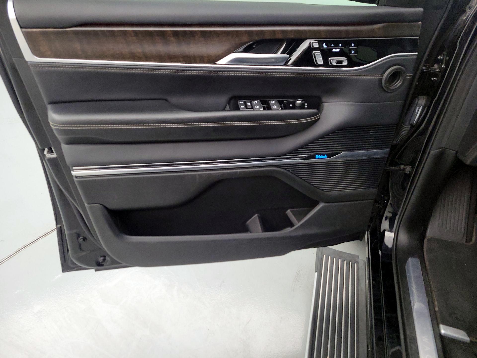 Thumbnail: 2024 Jeep Grand Wagoneer L - 12