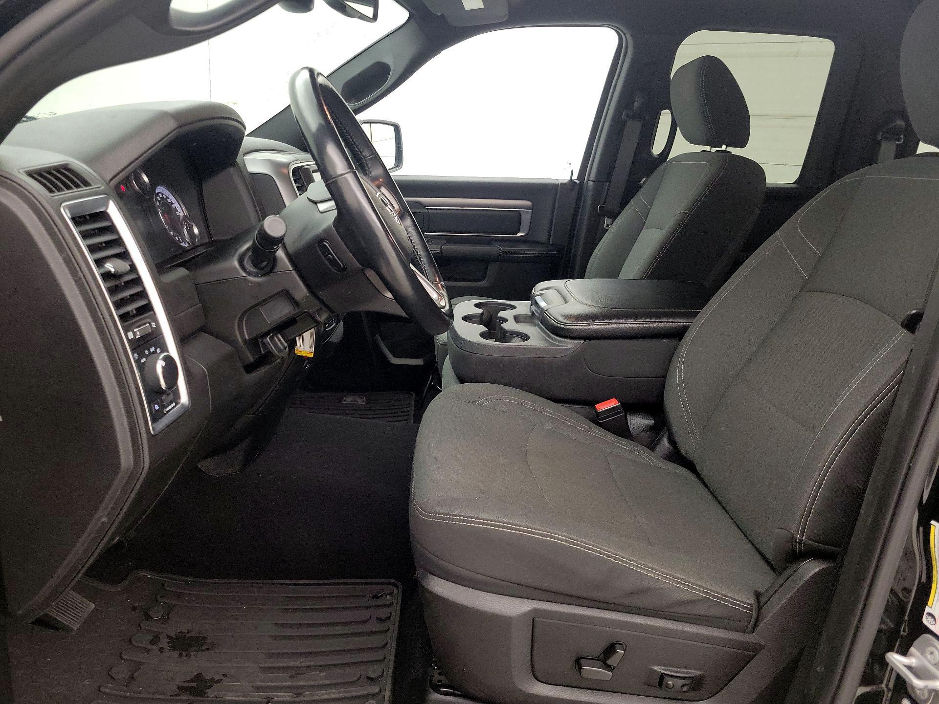 Thumbnail: 2022 RAM 1500 Classic - 11