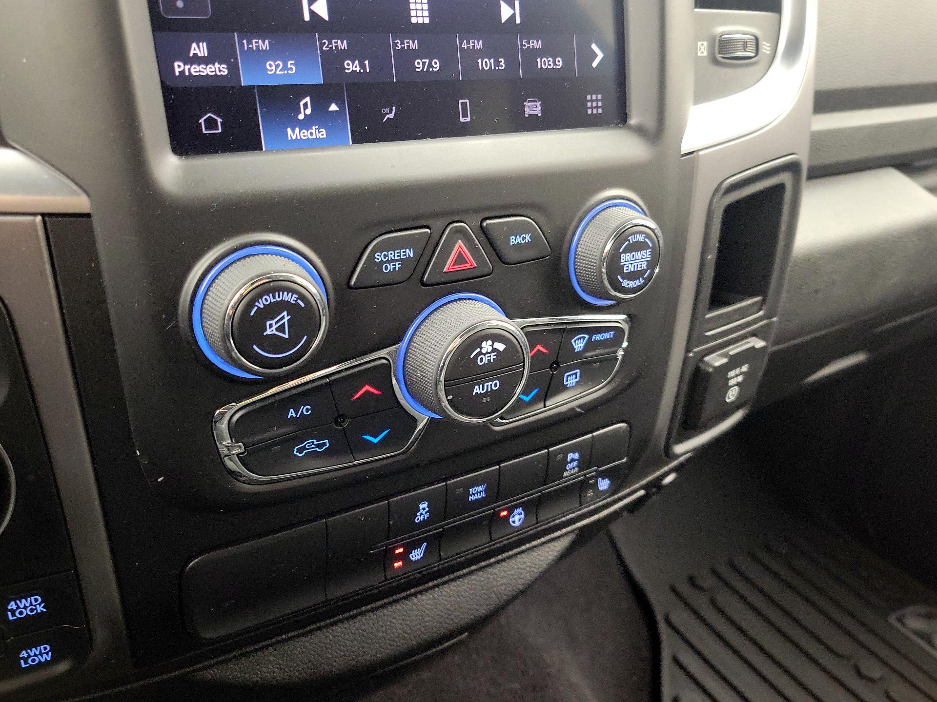 Thumbnail: 2022 RAM 1500 Classic - 16