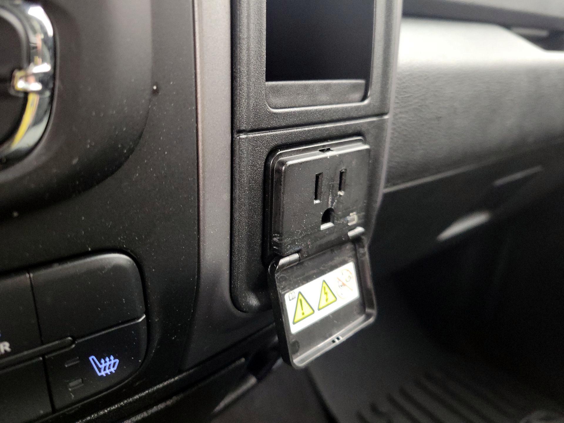 Thumbnail: 2022 RAM 1500 Classic - 18