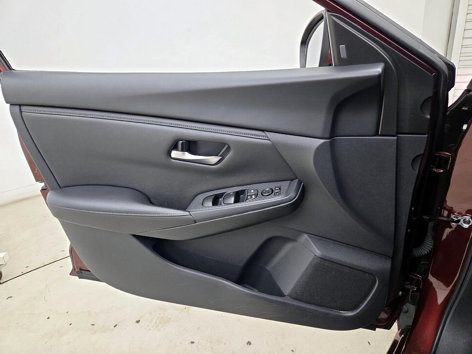 Thumbnail: 2023 Nissan Sentra - 12