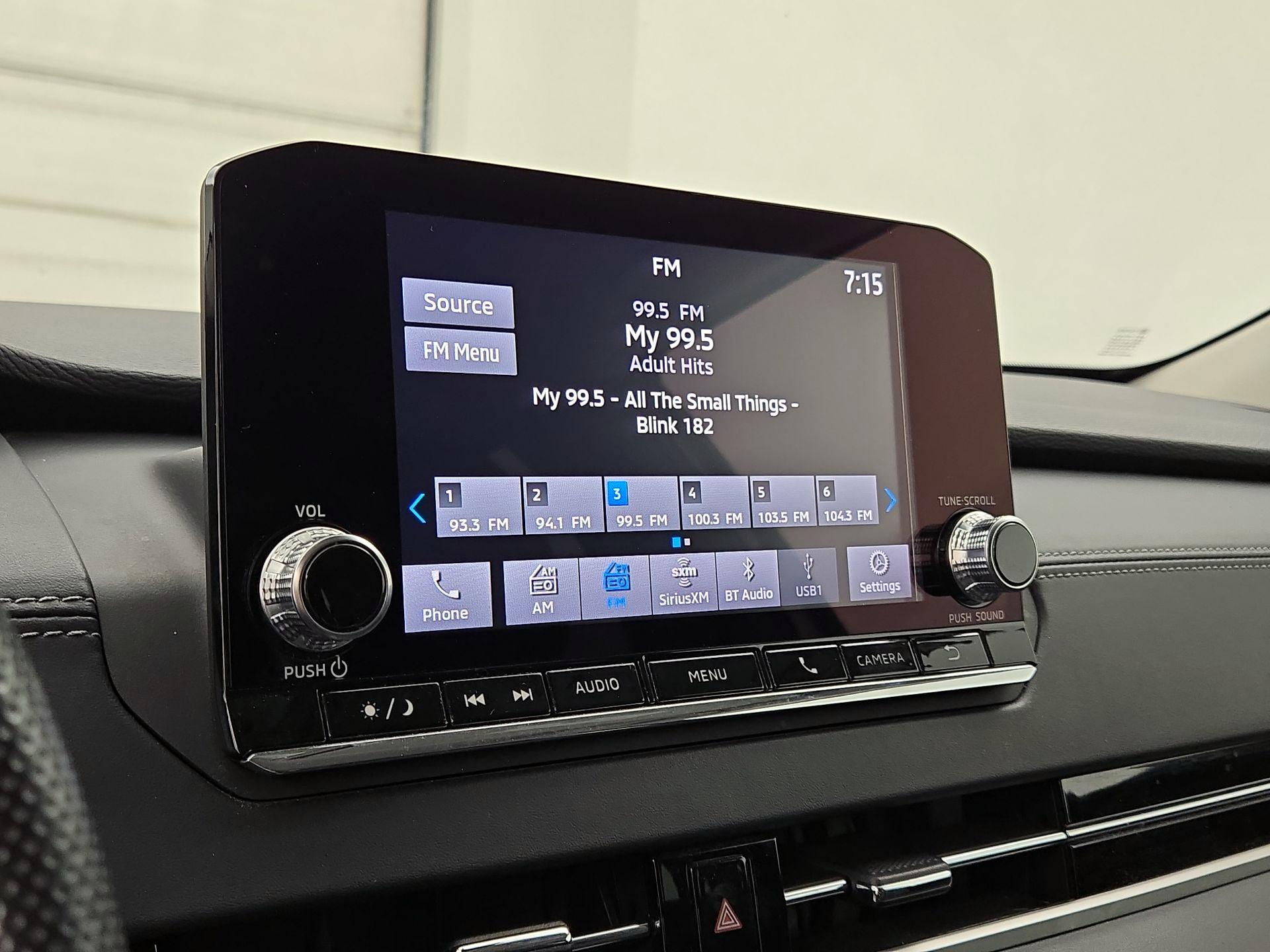 Thumbnail: 2022 Mitsubishi Outlander - 15