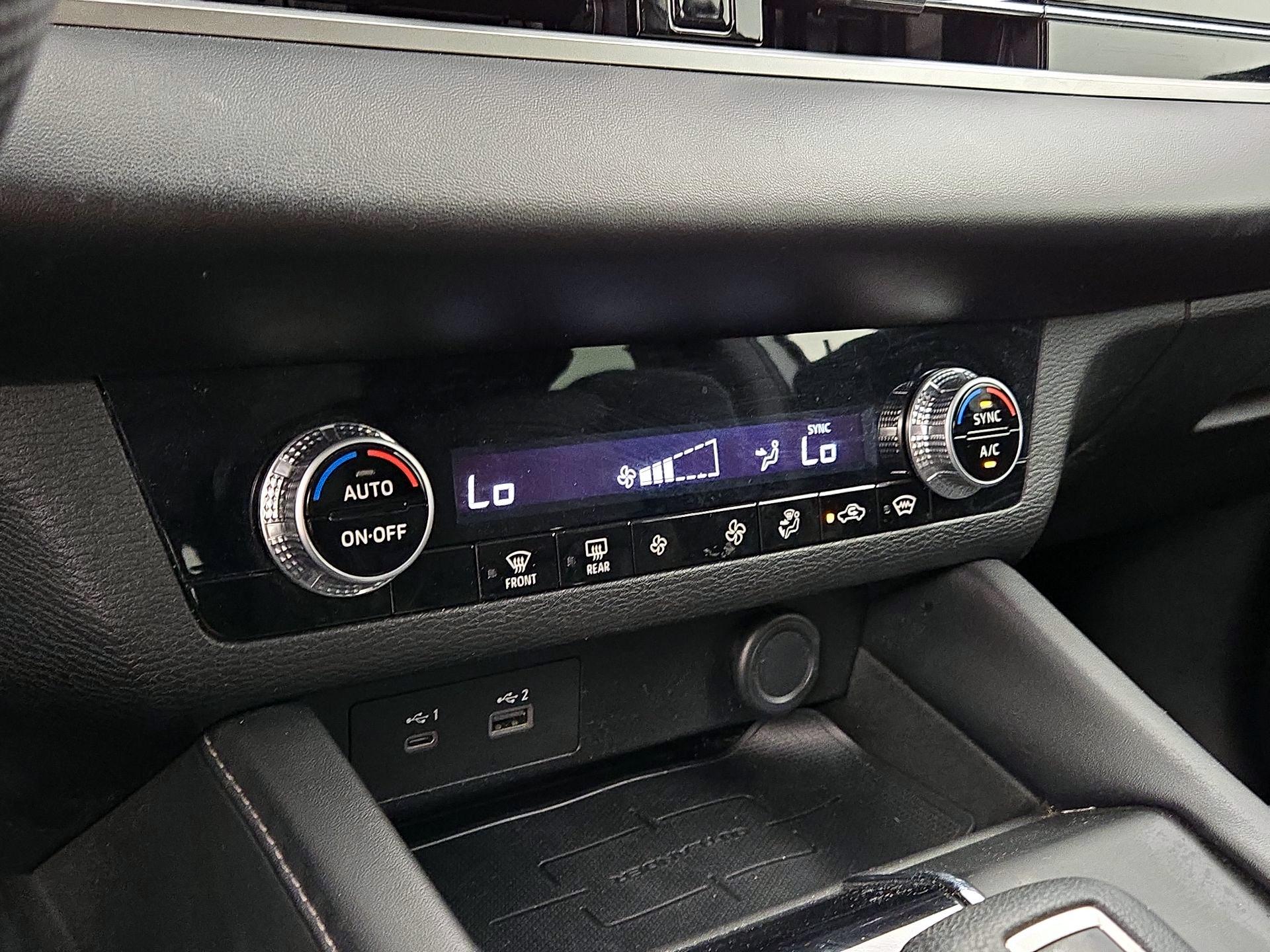 Thumbnail: 2022 Mitsubishi Outlander - 16