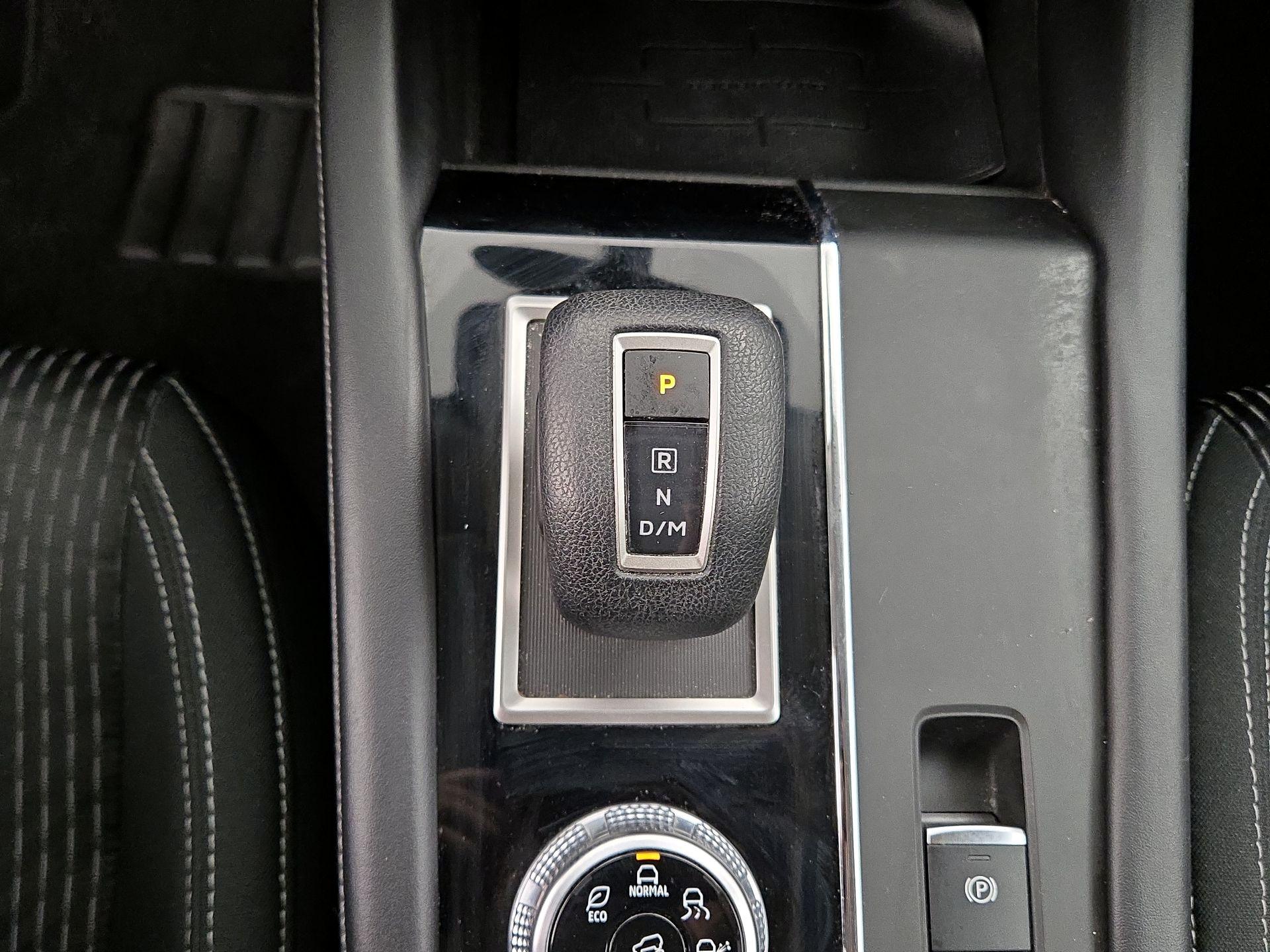 Thumbnail: 2022 Mitsubishi Outlander - 17