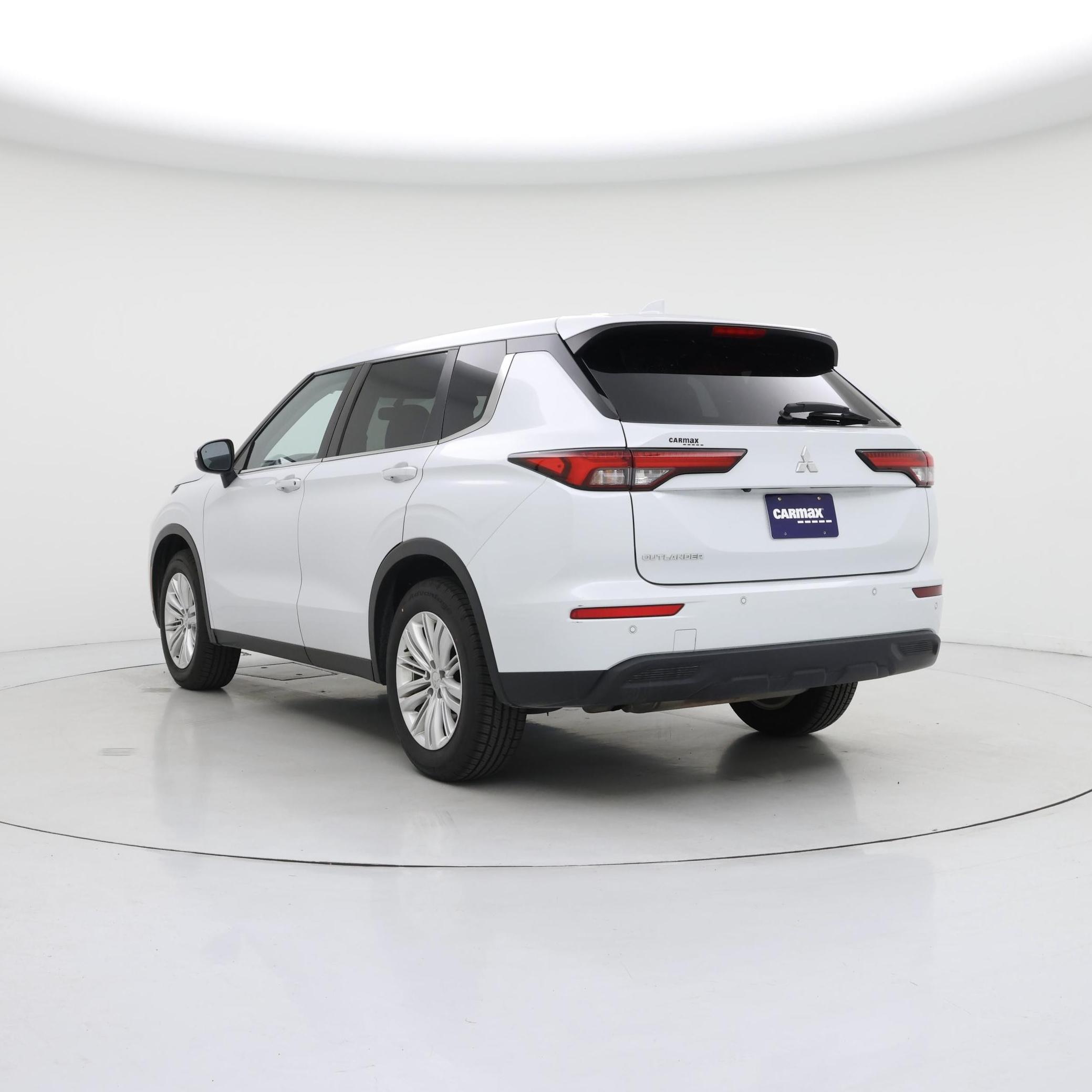 Thumbnail: 2022 Mitsubishi Outlander - 2