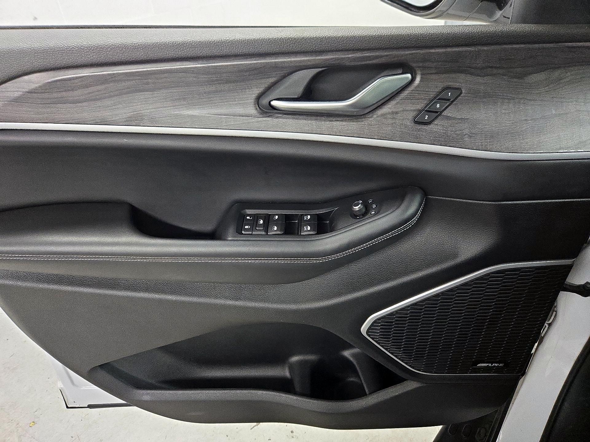 Thumbnail: 2023 Jeep Grand Cherokee - 12