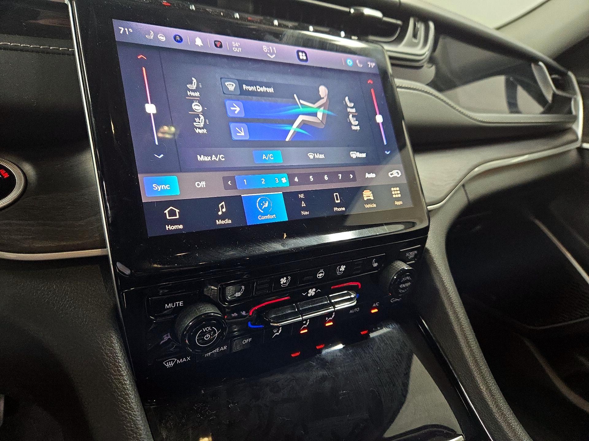 Thumbnail: 2023 Jeep Grand Cherokee - 17