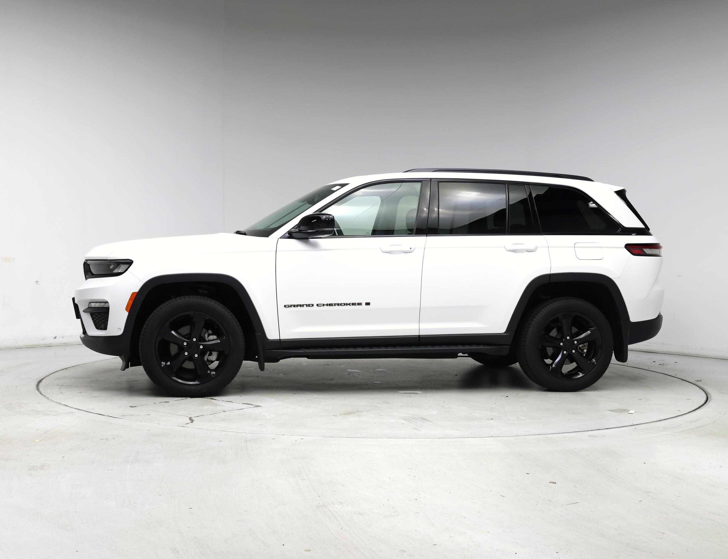Thumbnail: 2023 Jeep Grand Cherokee - 3