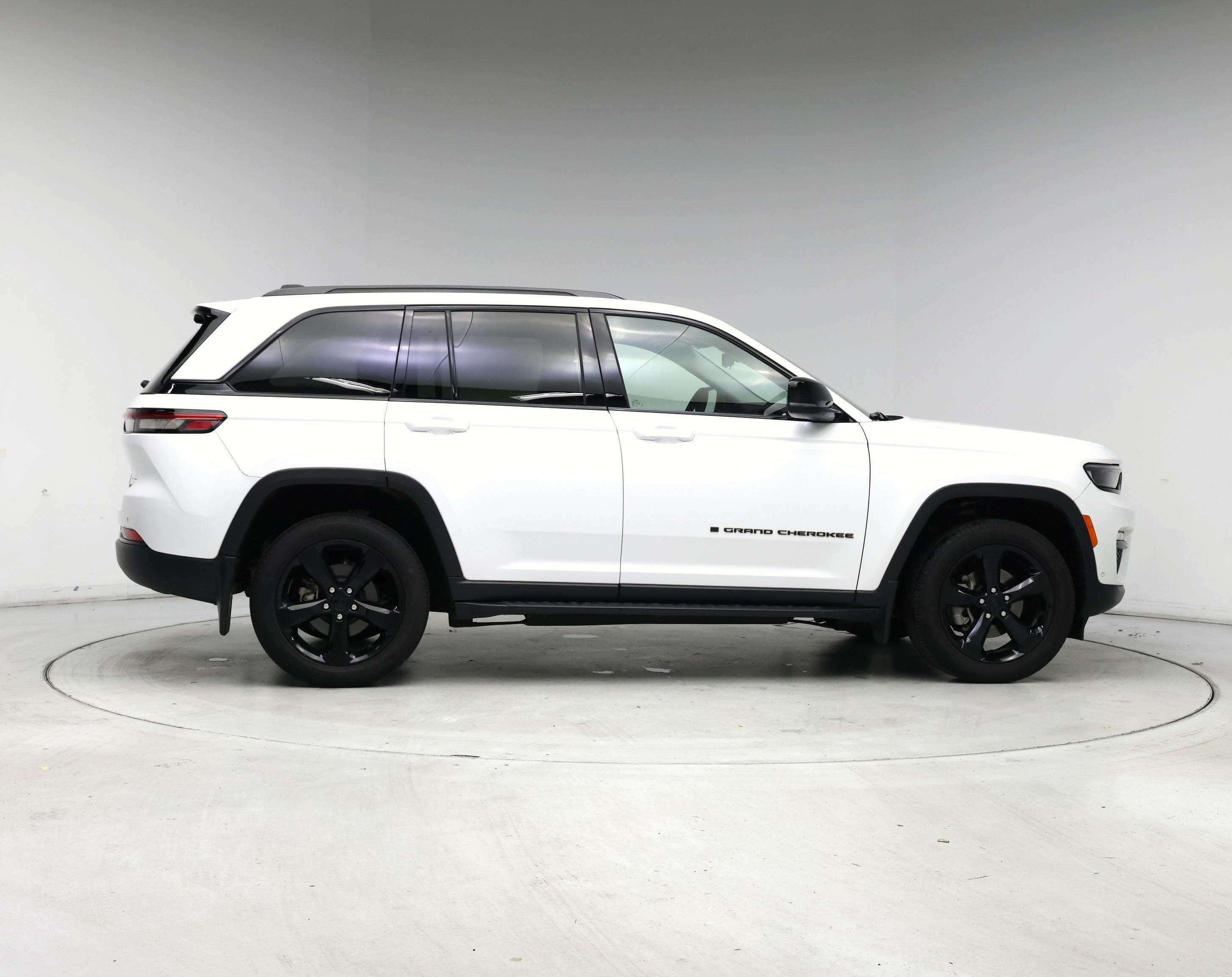 Thumbnail: 2023 Jeep Grand Cherokee - 7