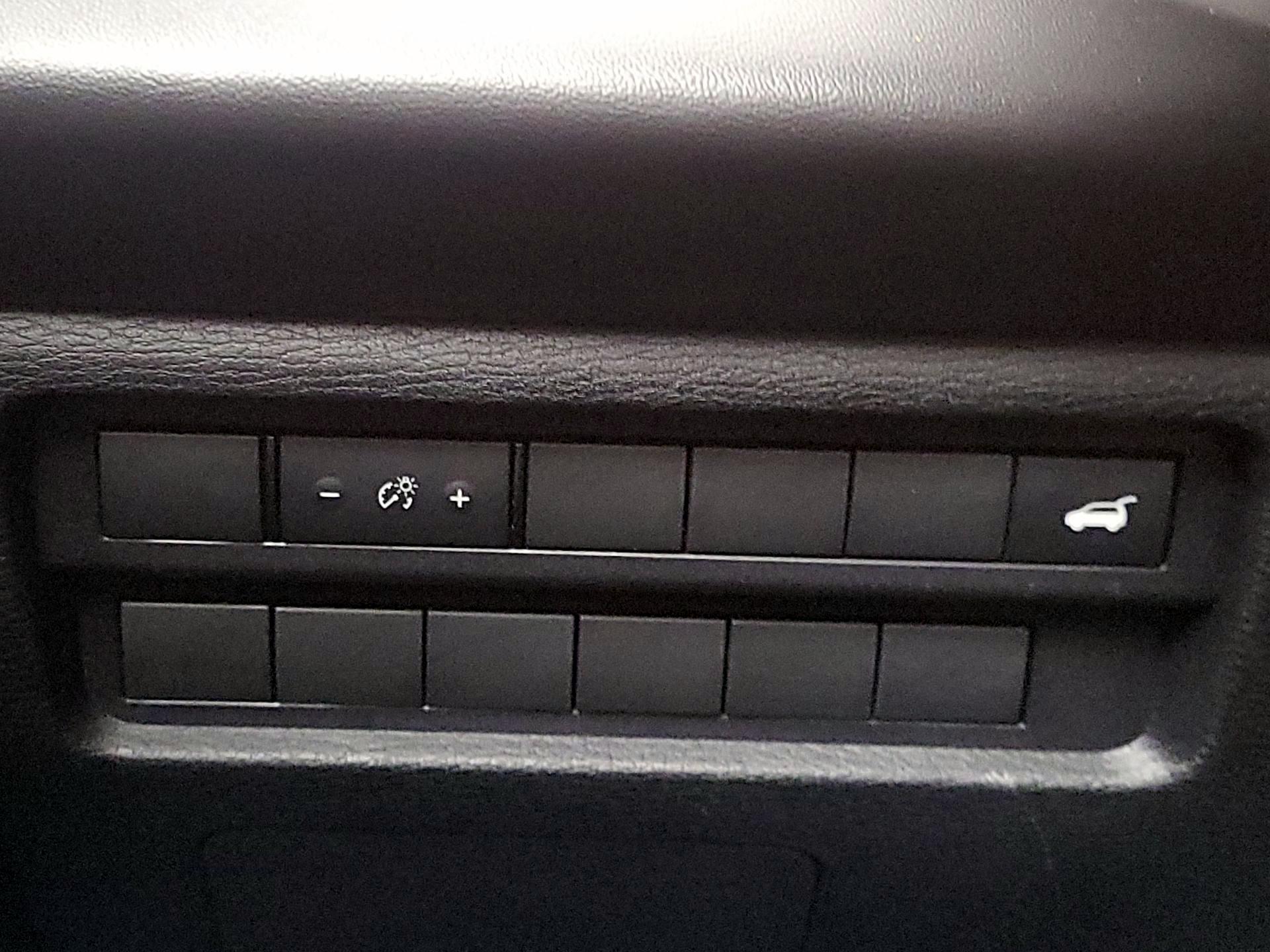 Thumbnail: 2024 Mitsubishi Outlander - 13