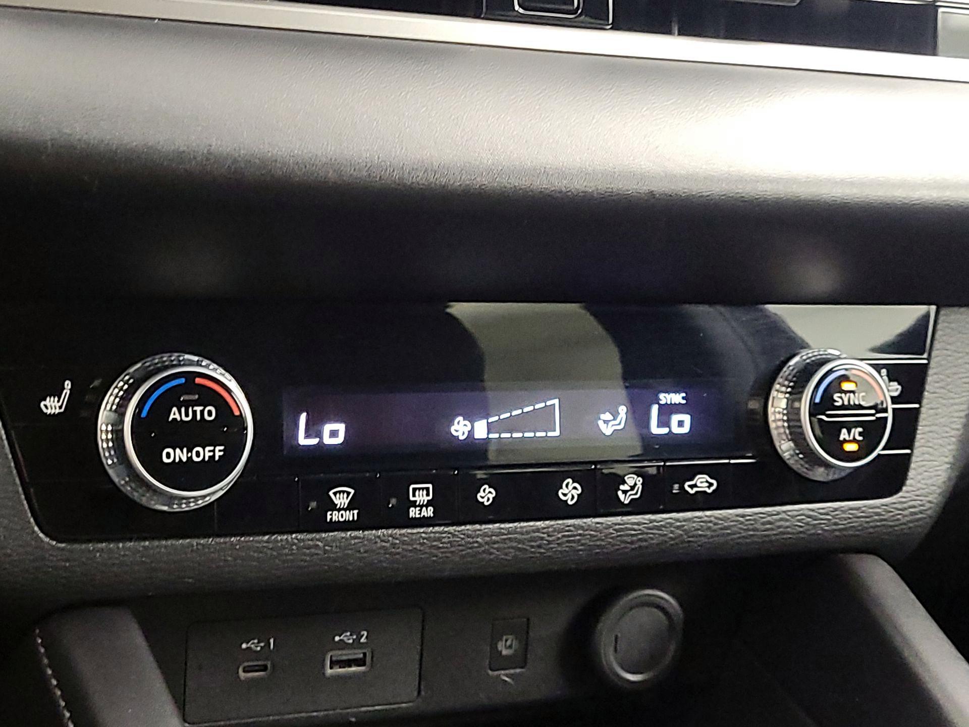 Thumbnail: 2024 Mitsubishi Outlander - 17